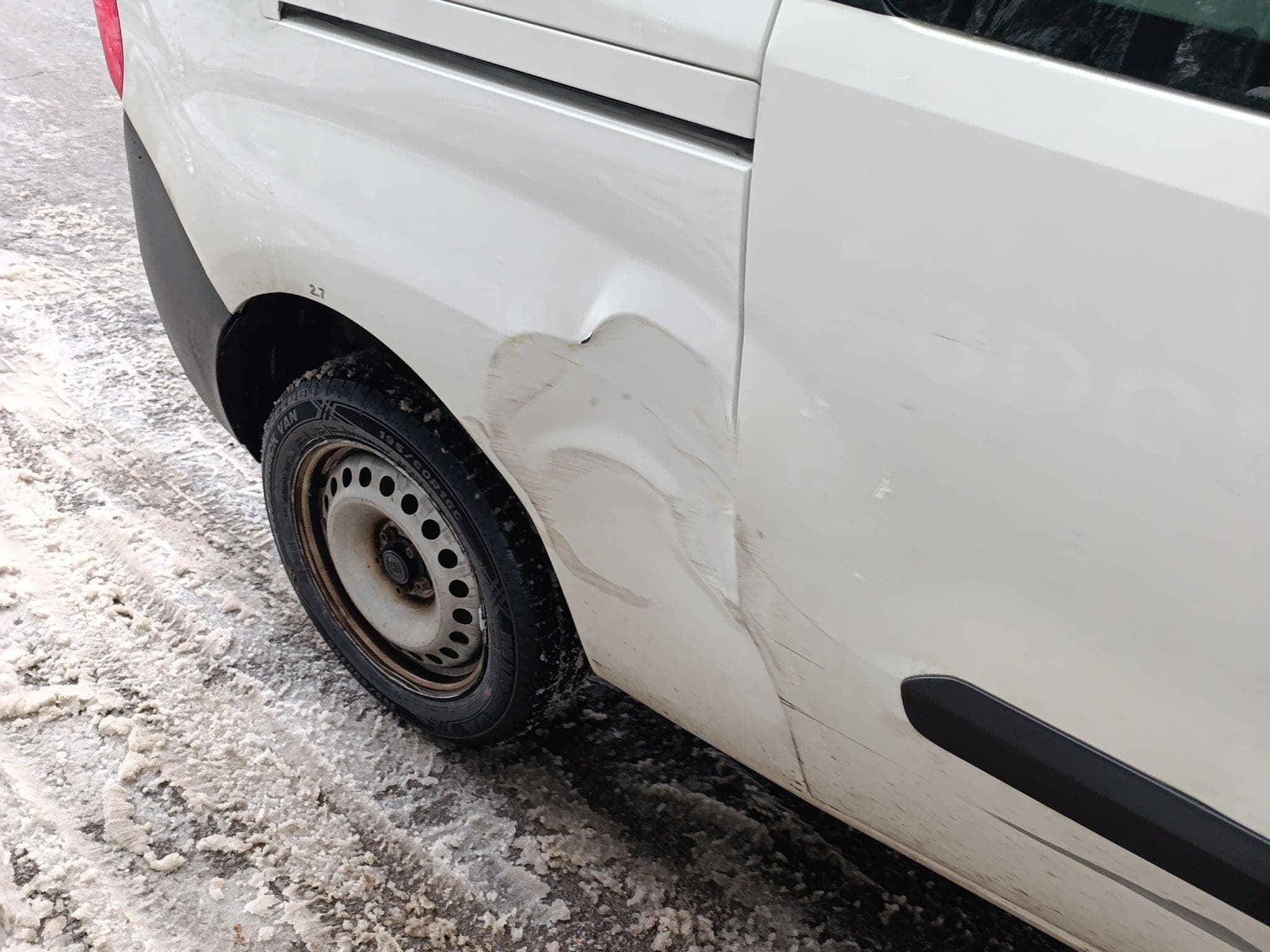 Fiat Doblo CARGO 1.6 MJET (2018) - Foto 3