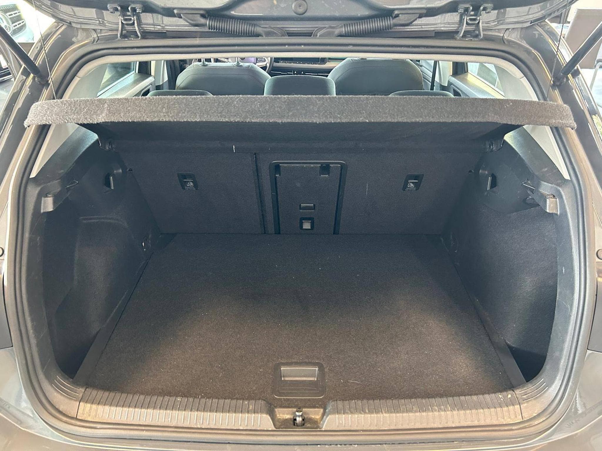 VW Golf VIII Lim. Style eTSI (2020) - Foto 13