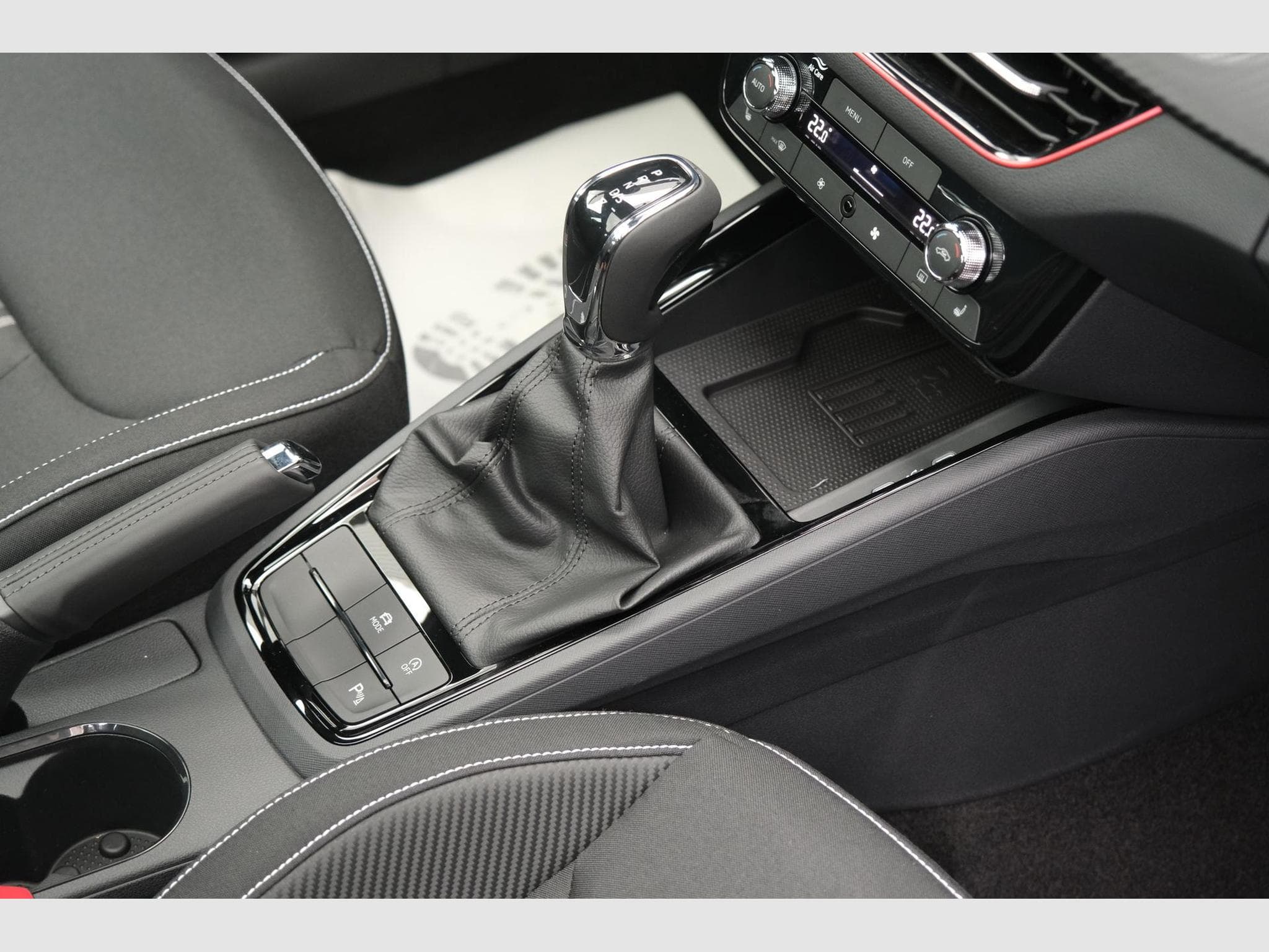 Skoda Kamiq Monte Carlo (2026) - Foto 23