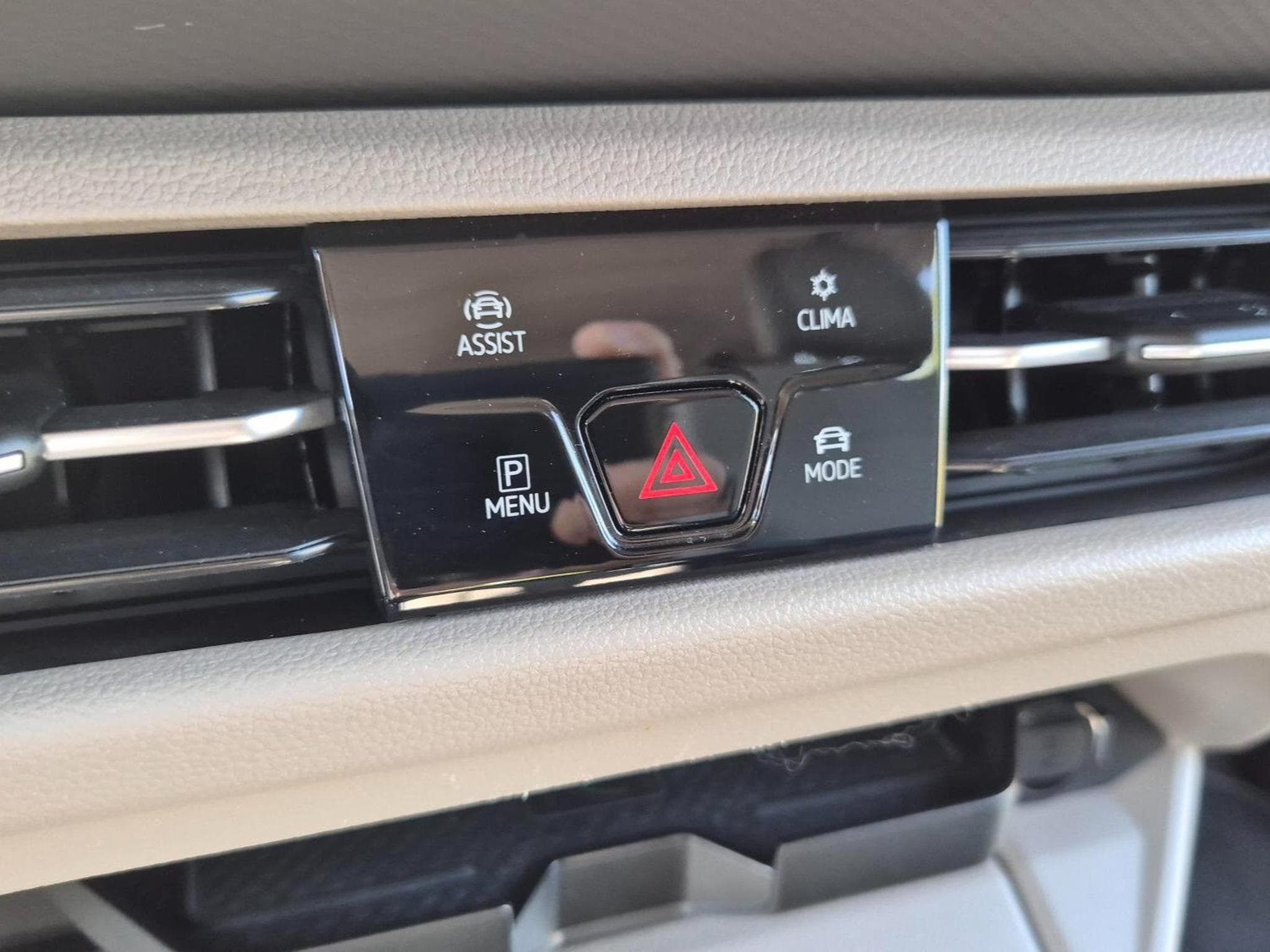 VW T7 Style Long (2022) - Photo 13