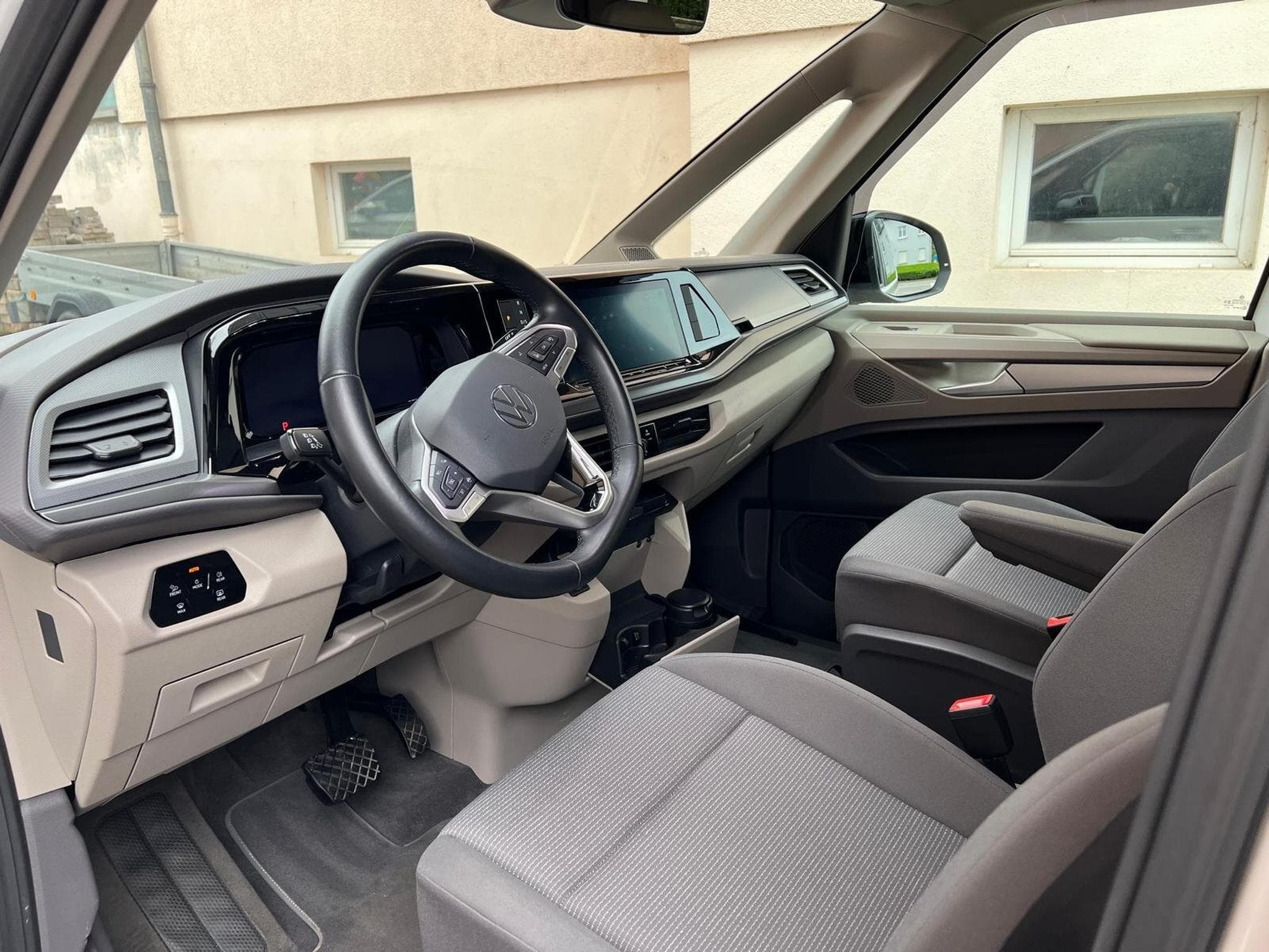 VW T7 (2021) - Photo 3