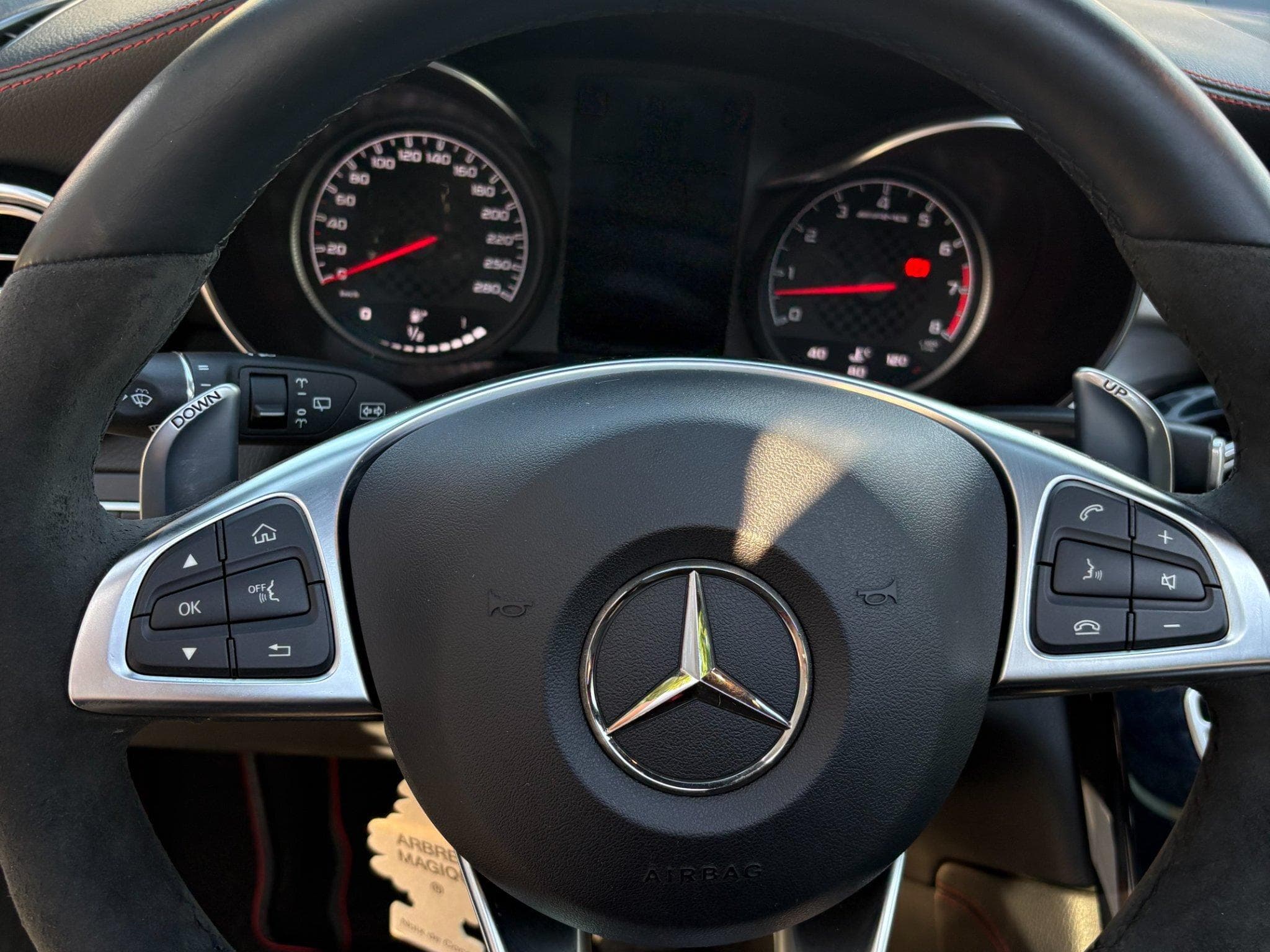 Mercedes GLC 43 AMG (2019) - Photo 10