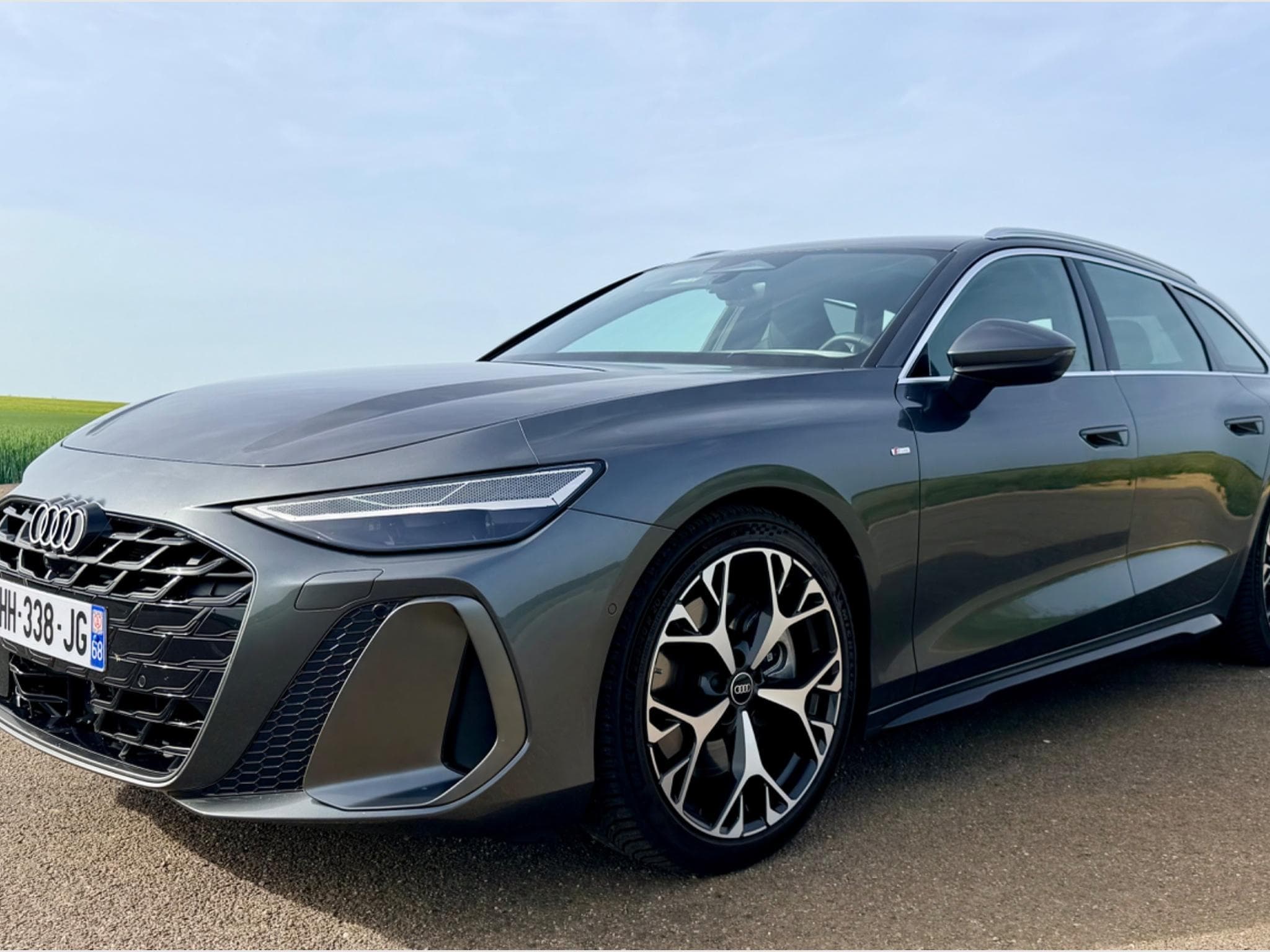 Audi A6 S-Line (2025) - Photo 1