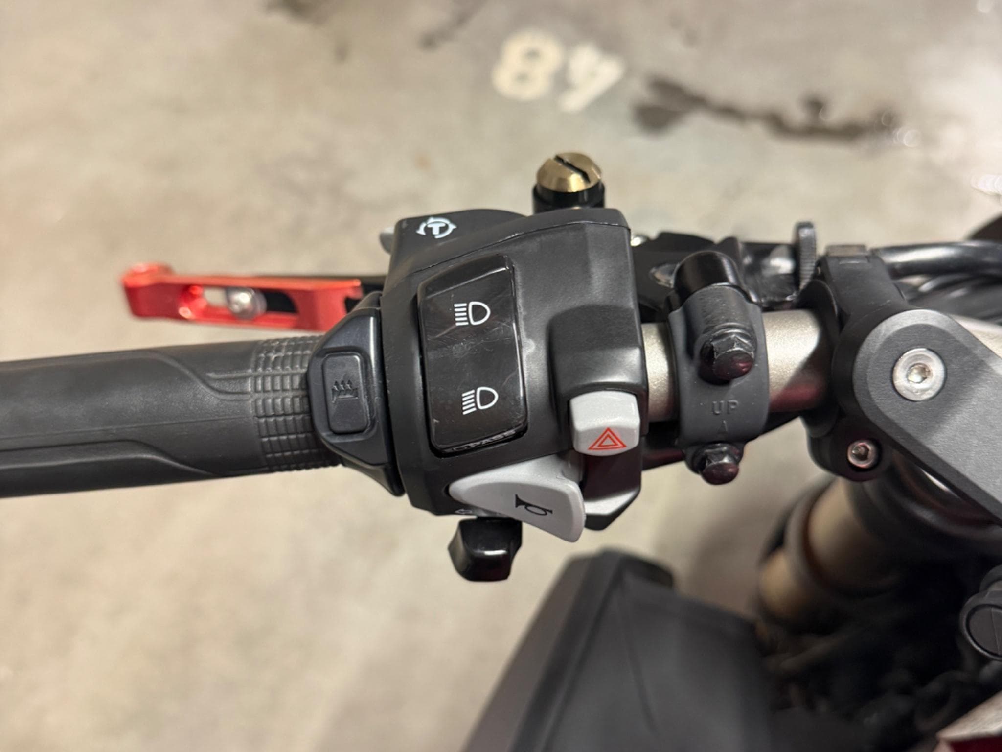 Honda CB CB650R (2023) - Photo 9