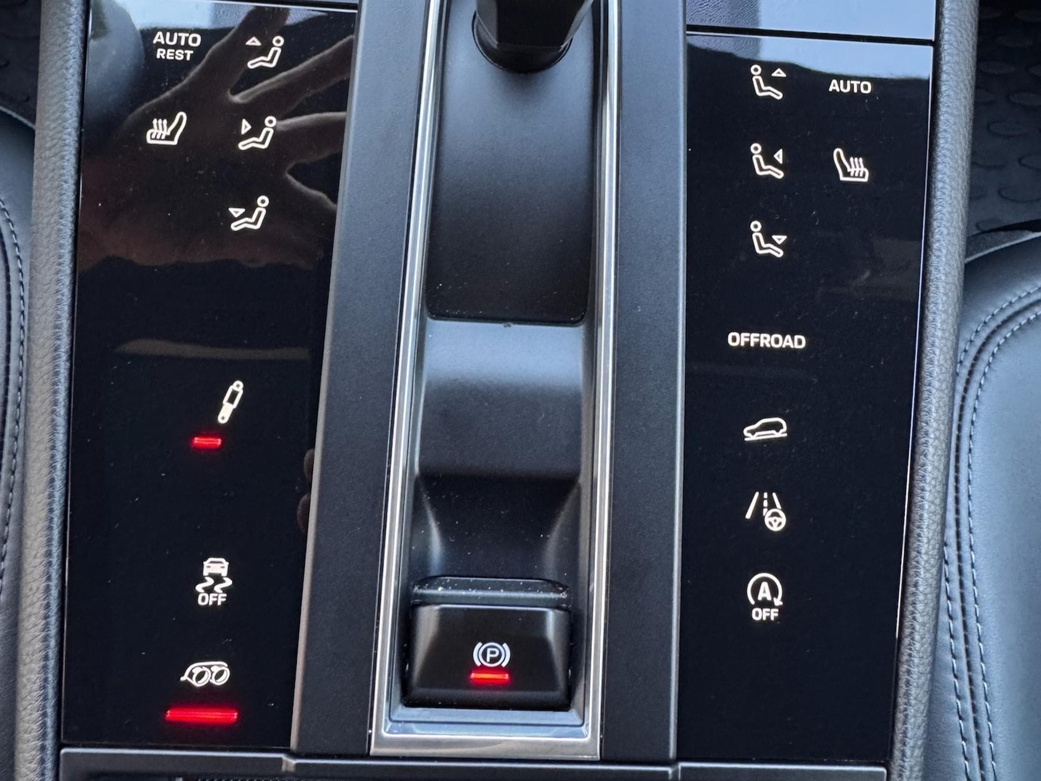 Porsche Macan S (2022) - Photo 4