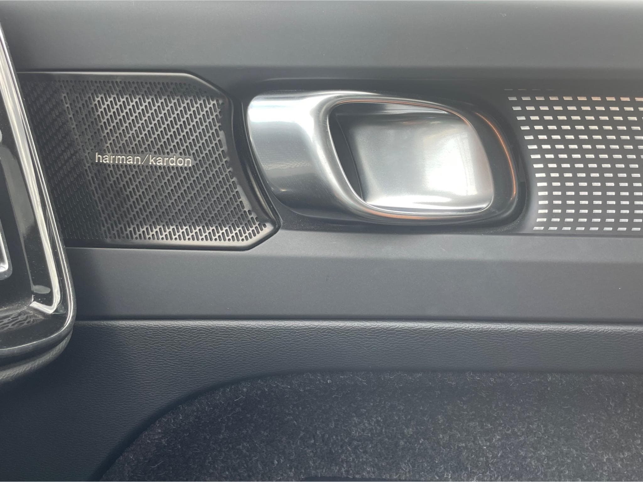 Volvo XC40 R-Design (2019) - Photo 11