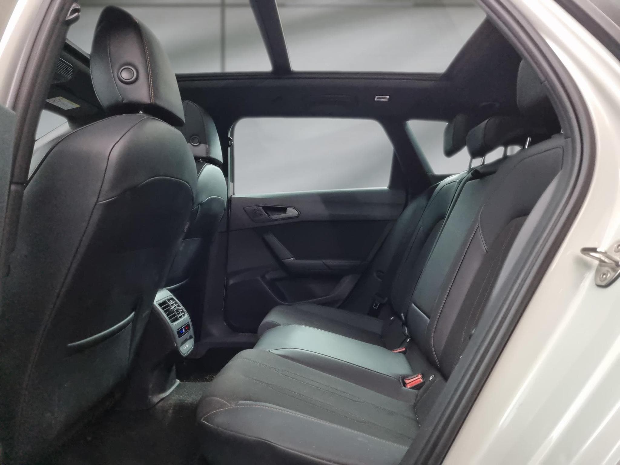 Cupra Leon Break -29% 1.5 eTSI 150 BVA+T.PANO+CAM+LED+Options (2025) - Foto 8