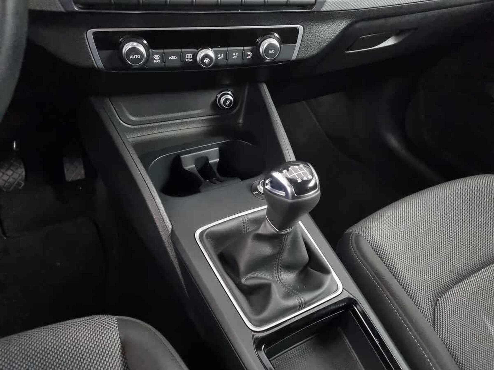 Audi Q2 -29% 30 TDI 116cv S-Line +GPS+CAM+LED+Options (2025) - Photo 13