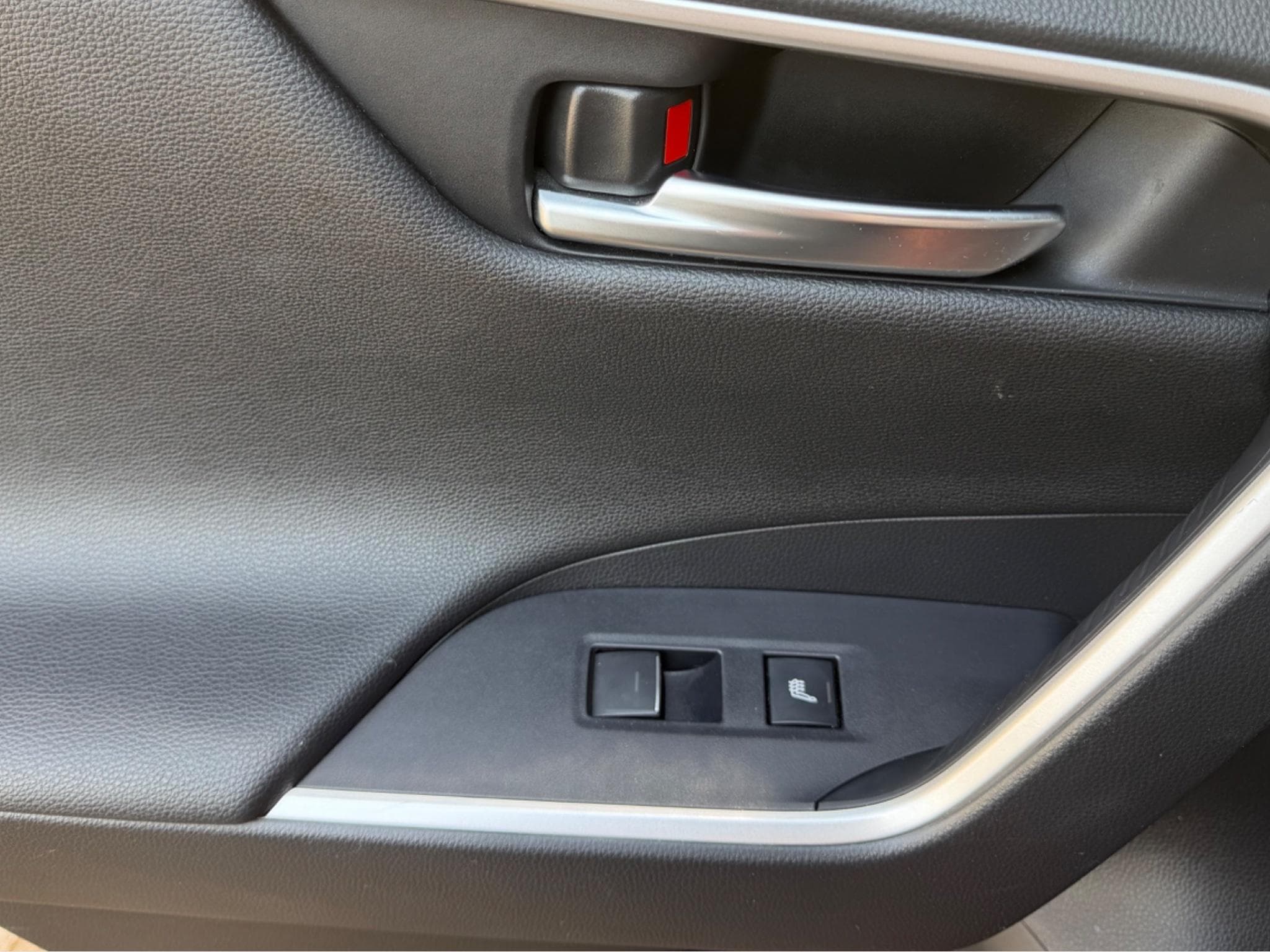 Toyota Rav 4 Hybrid/Essence (2024) - Photo 9