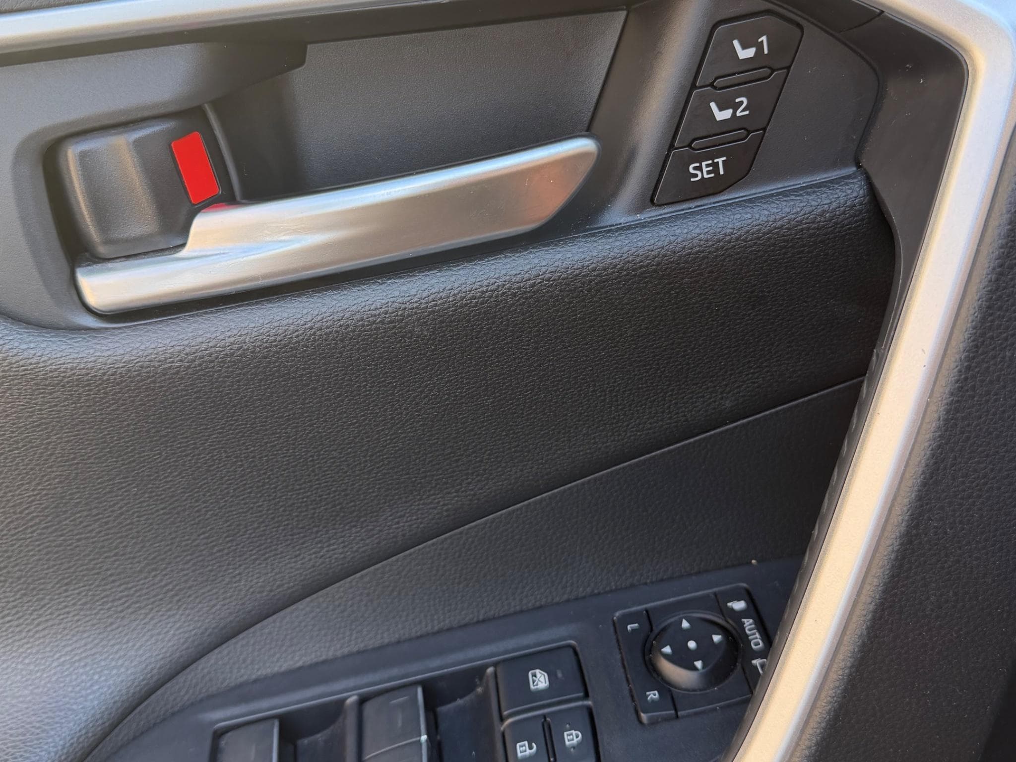 Toyota Rav 4 Hybrid/Essence (2024) - Photo 13