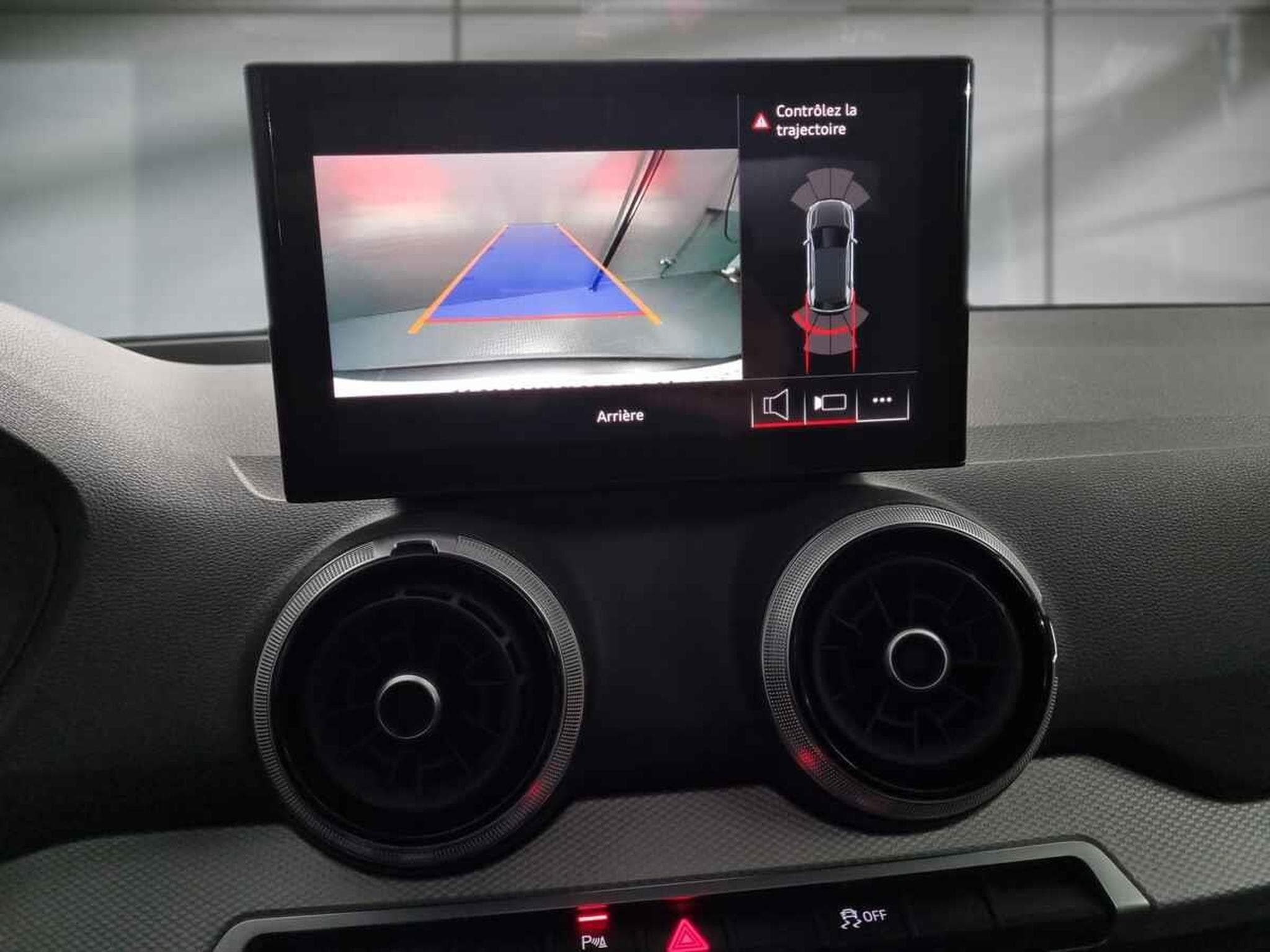 Audi Q2 -29% 30 TDI 116cv S-Line +GPS+CAM+LED+Options (2025) - Photo 11