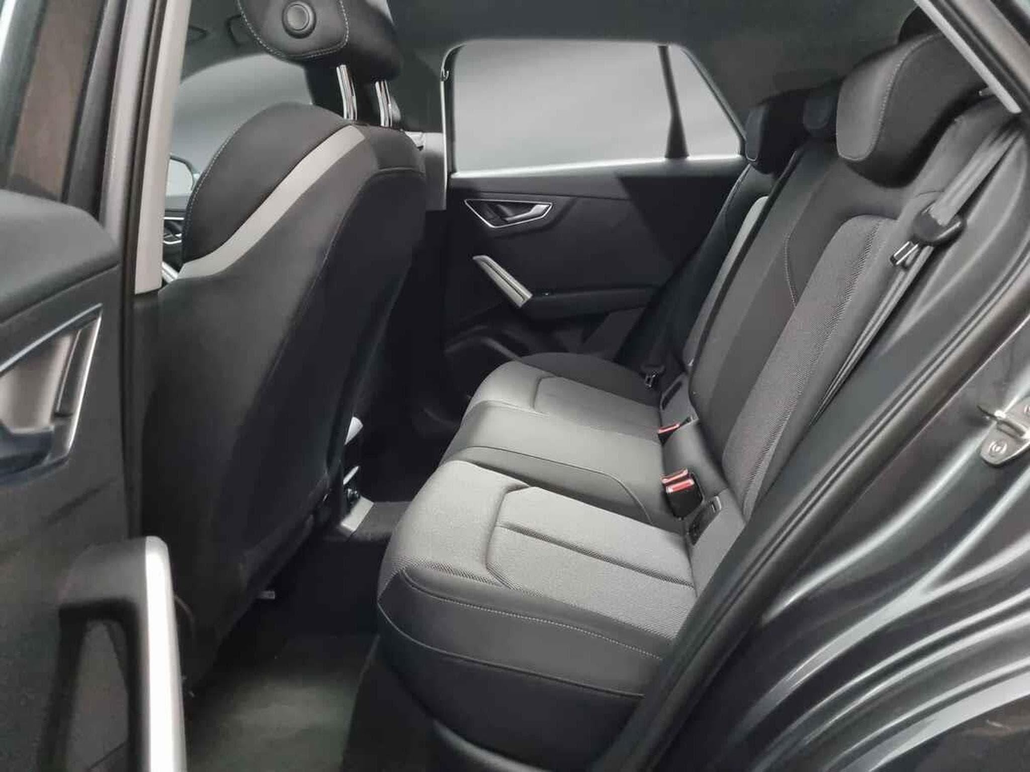 Audi Q2 -29% 30 TDI 116cv S-Line +GPS+CAM+LED+Options (2025) - Photo 8