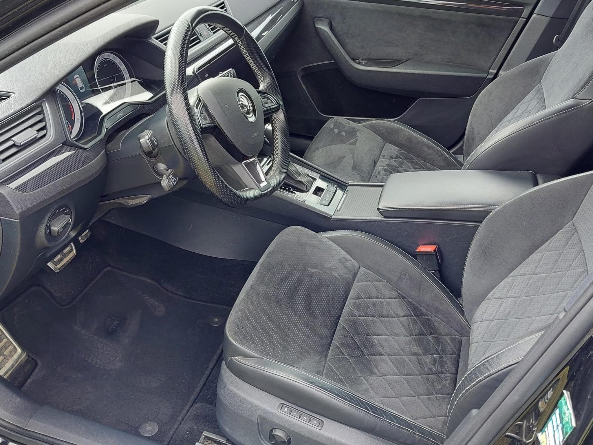 Skoda Superb Sportsline (2018) - Foto 2