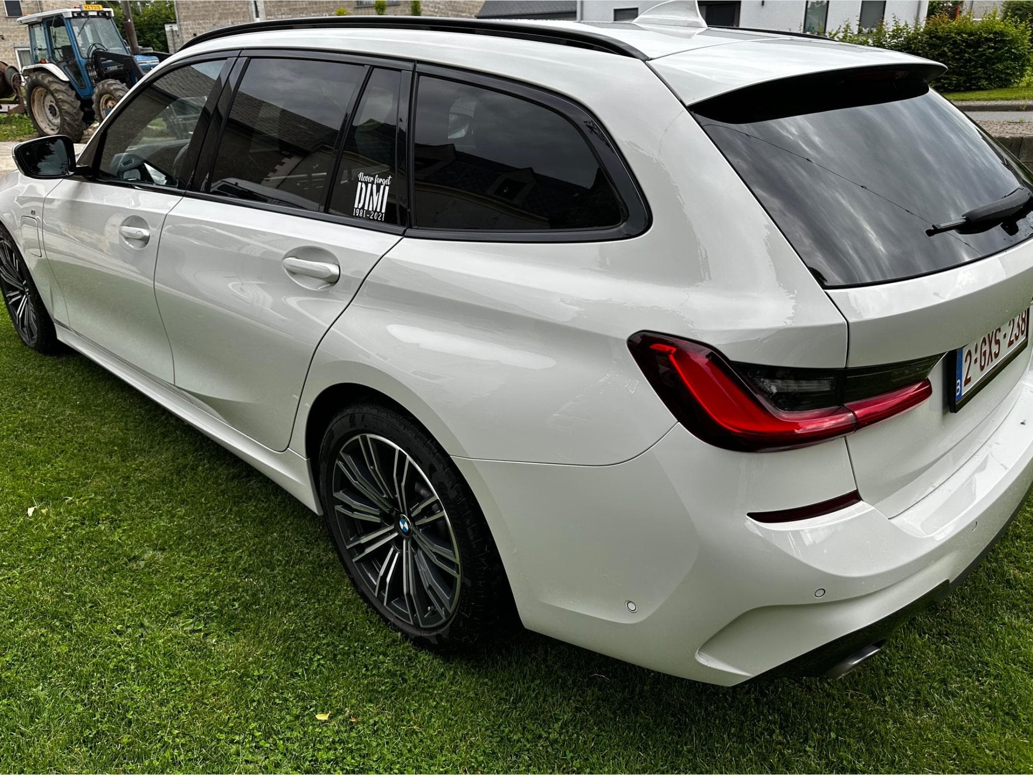 BMW 330 M-Paket (2021) - Photo 2