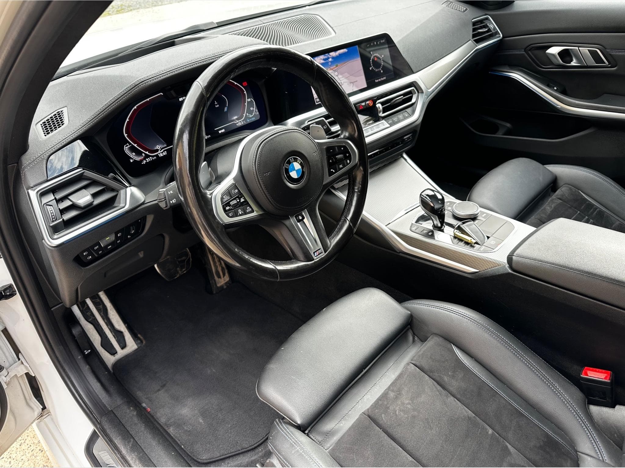 BMW 330 M-Paket (2021) - Photo 4