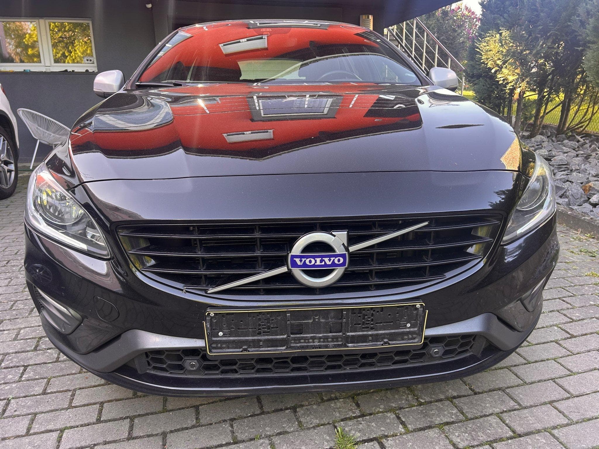 Volvo V60 Kombi Momentum R-Design (2019) - Photo 4