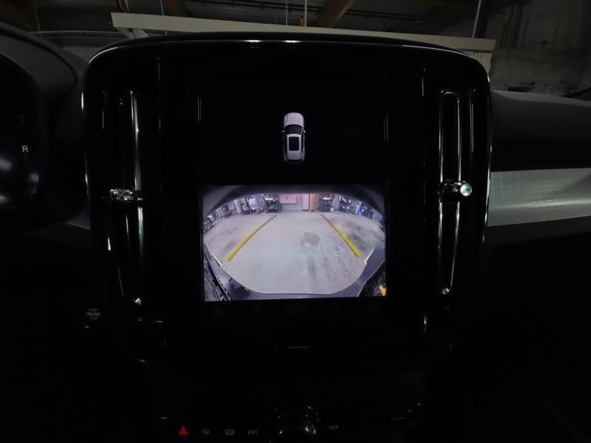 Volvo XC40 B3 Plus Dark / Essence (2025) - Photo 17