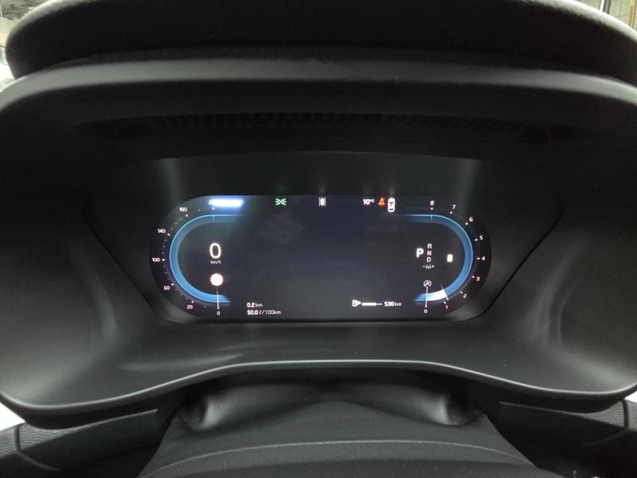 Volvo XC40 B3 Plus Dark / Essence (2025) - Photo 18