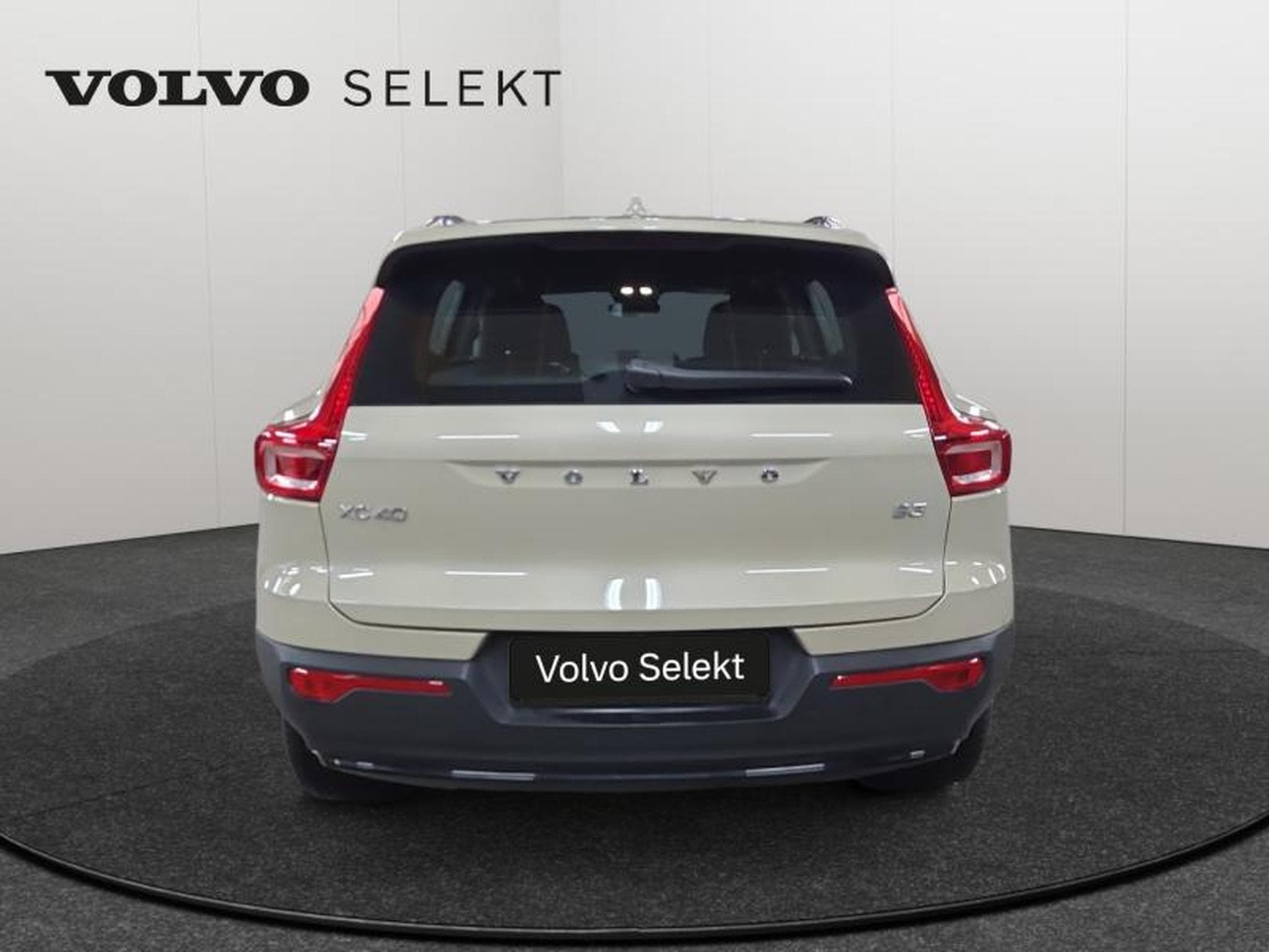 Volvo XC40 B3 Plus Dark / Essence (2025) - Photo 6