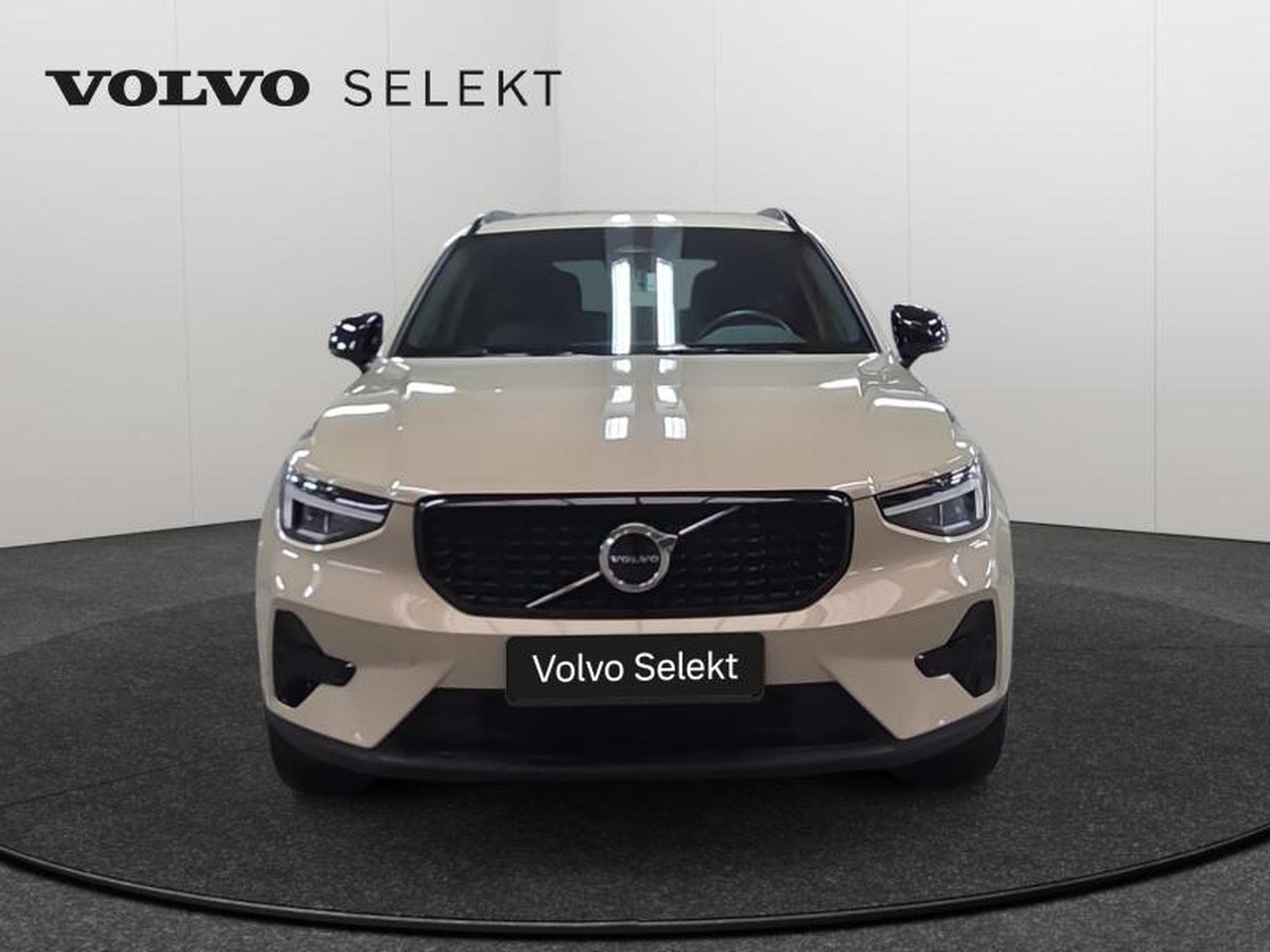 Volvo XC40 B3 Plus Dark / Essence (2025) - Photo 9