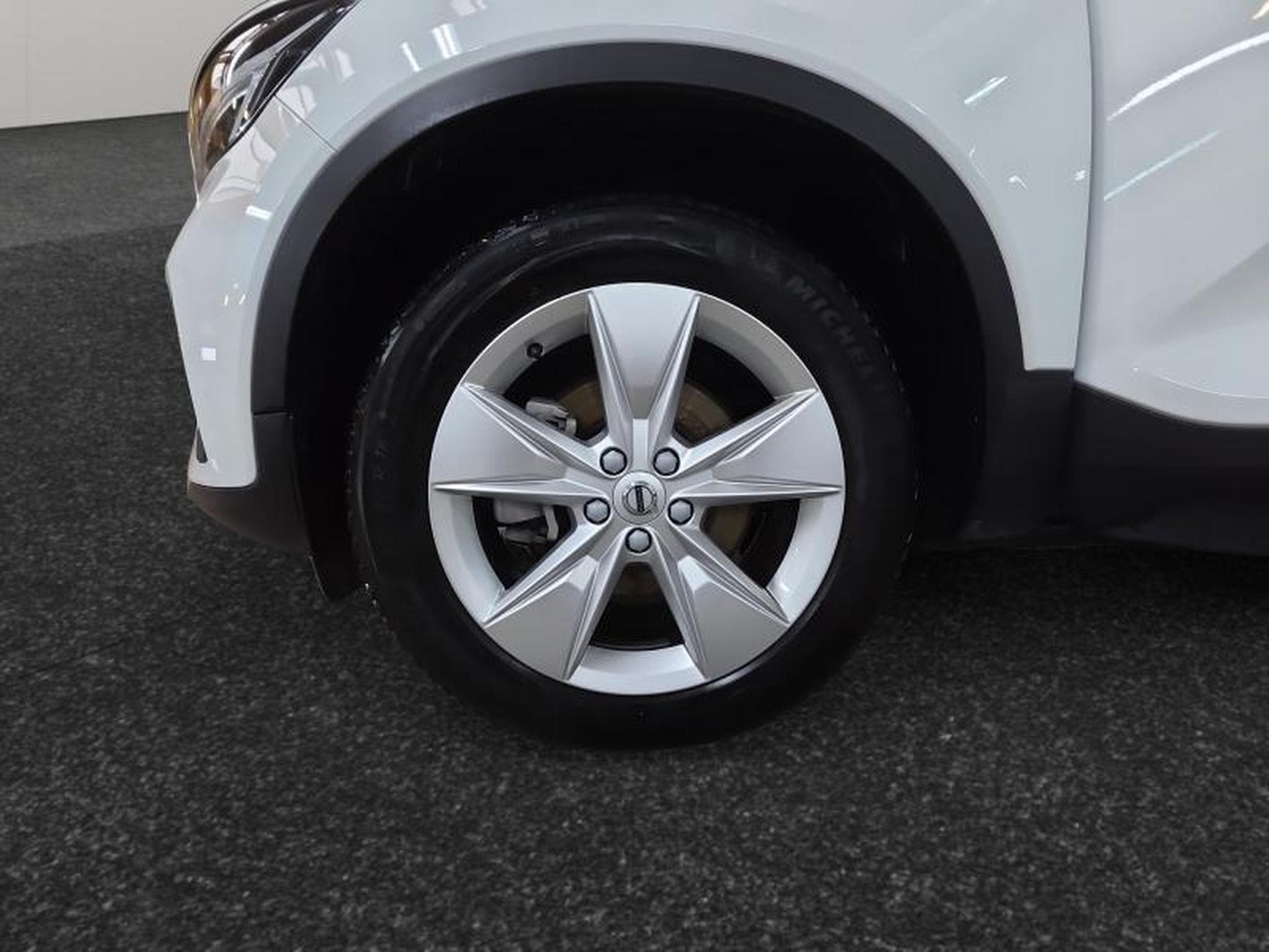 Volvo XC40 B3 Core / Essence (2024) - Photo 14