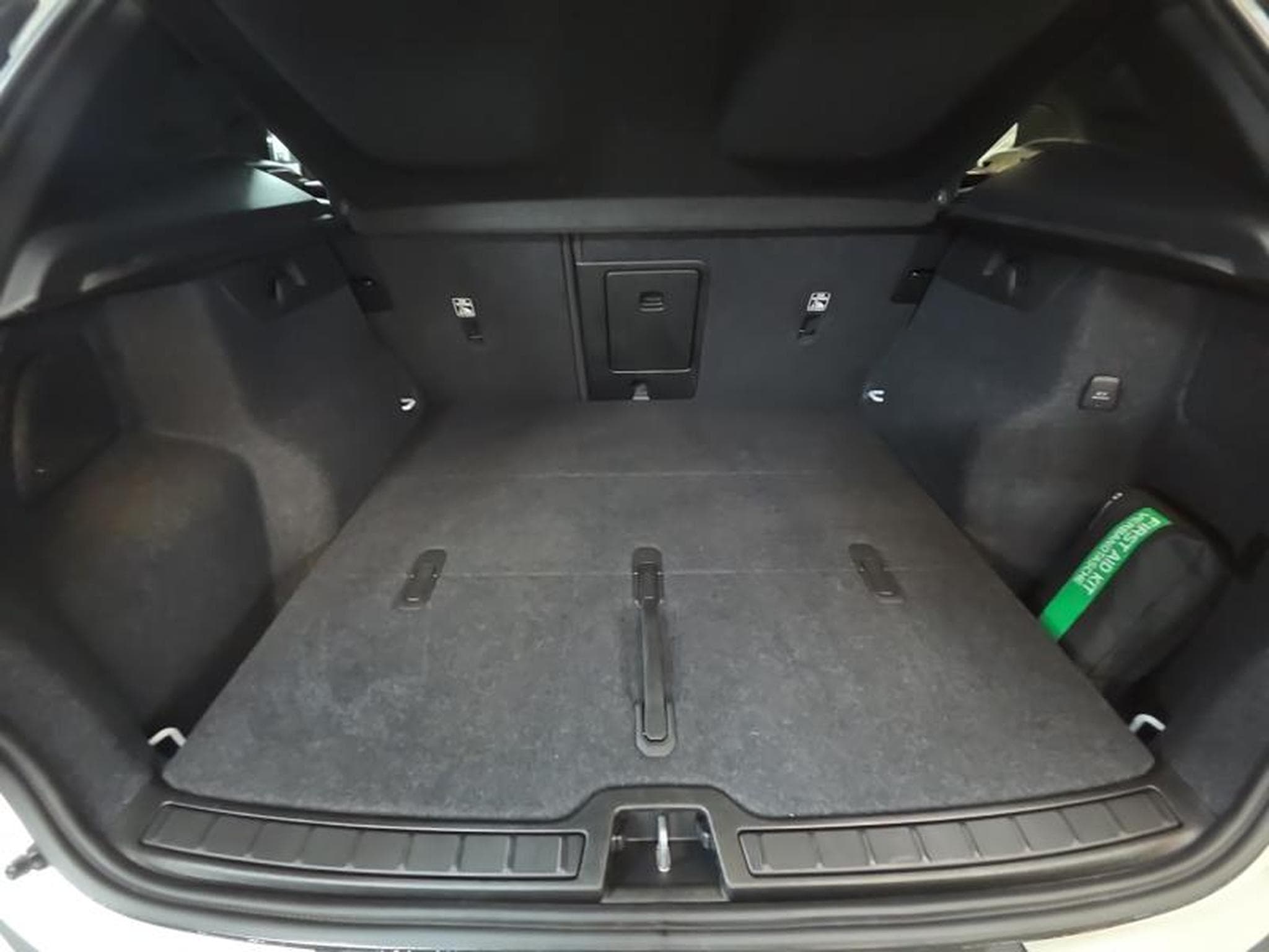 Volvo XC40 B3 Core / Essence (2024) - Photo 19