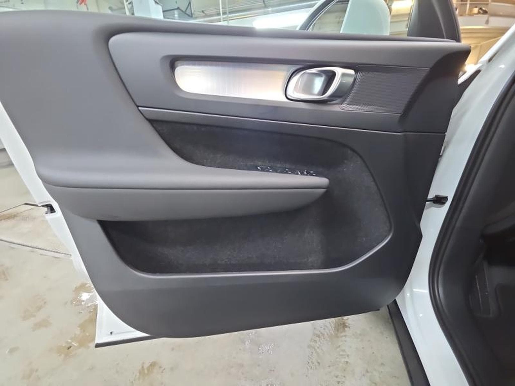 Volvo XC40 B3 Core / Essence (2024) - Photo 20