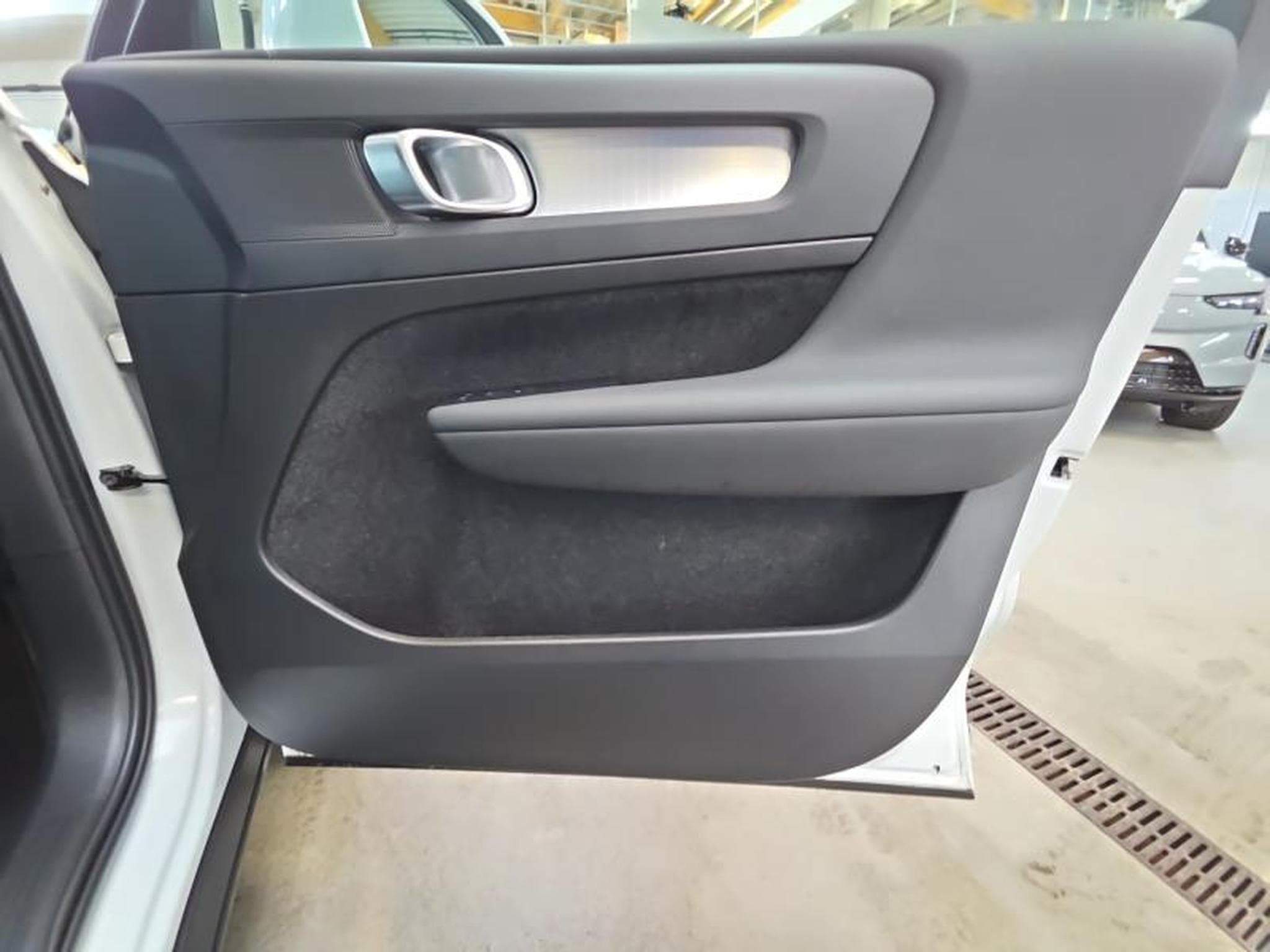 Volvo XC40 B3 Core / Essence (2024) - Photo 21