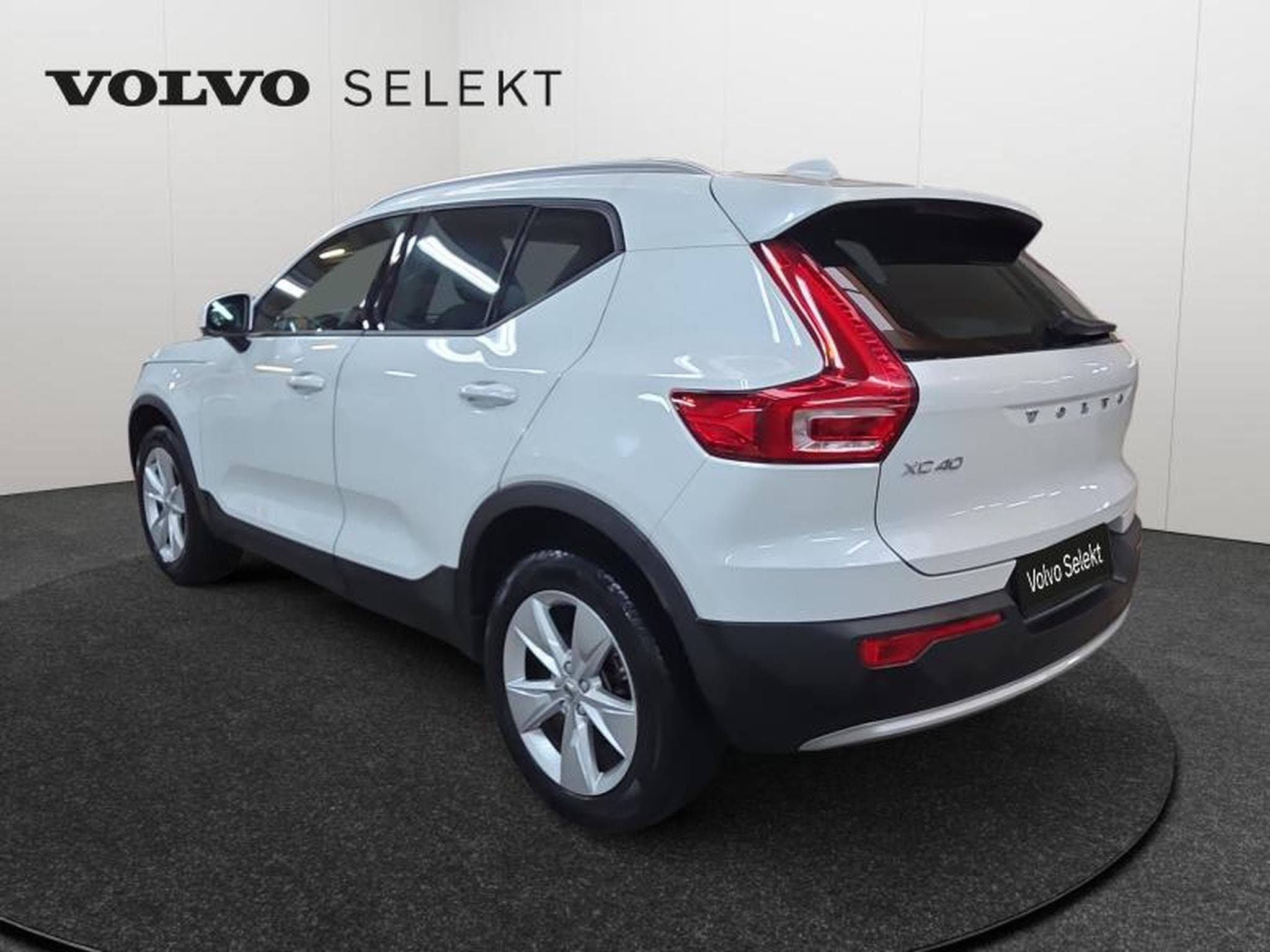 Volvo XC40 B3 Core / Essence (2024) - Photo 5