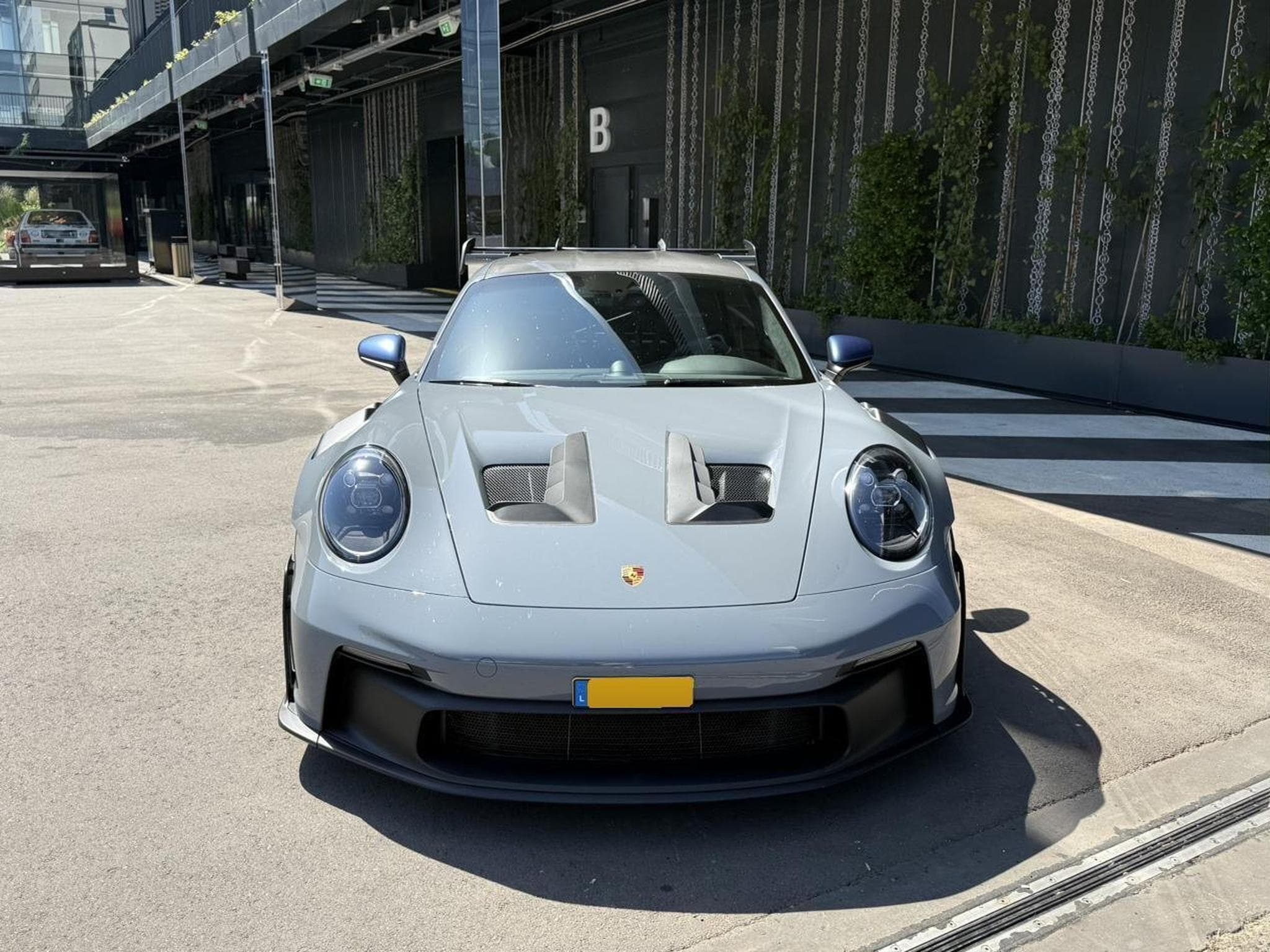 Porsche 992 gt3rs (2023) - Photo 2