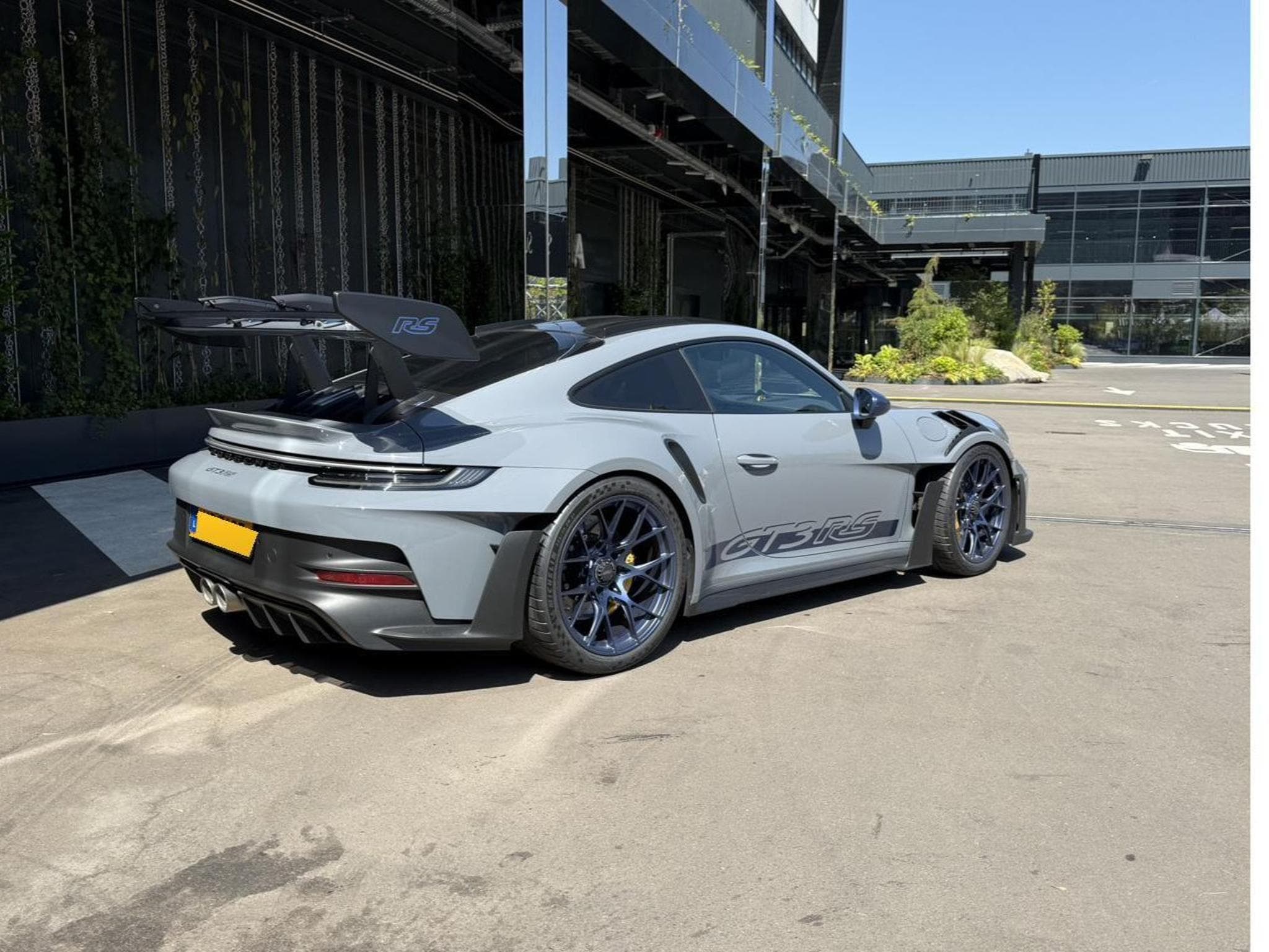 Porsche 992 gt3rs (2023) - Photo 3