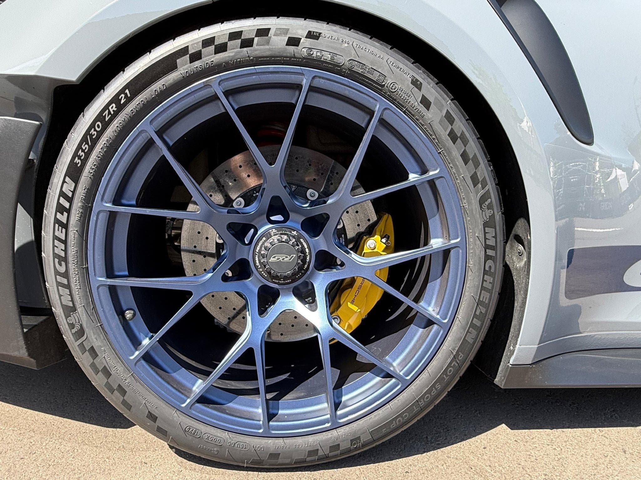 Porsche 992 gt3rs (2023) - Photo 6