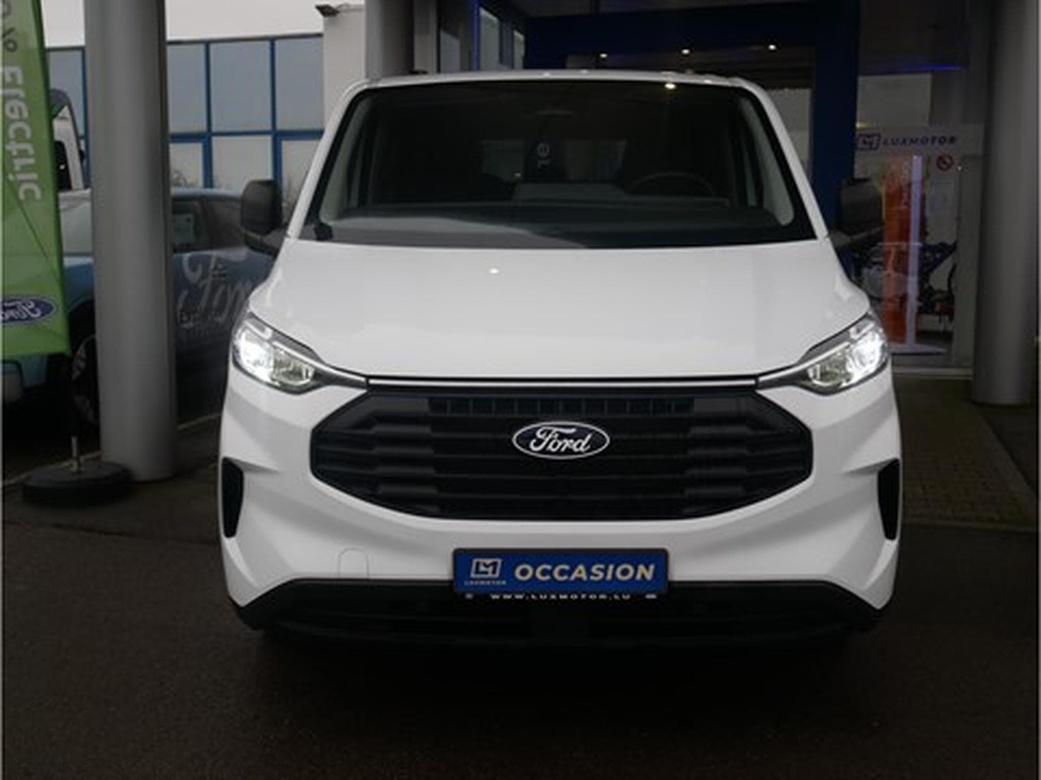 Ford Transit KOMBI 320L TREND 2.0TDCI A8 4WD LWB 170ch (L2/H1) (1970) - Foto 1