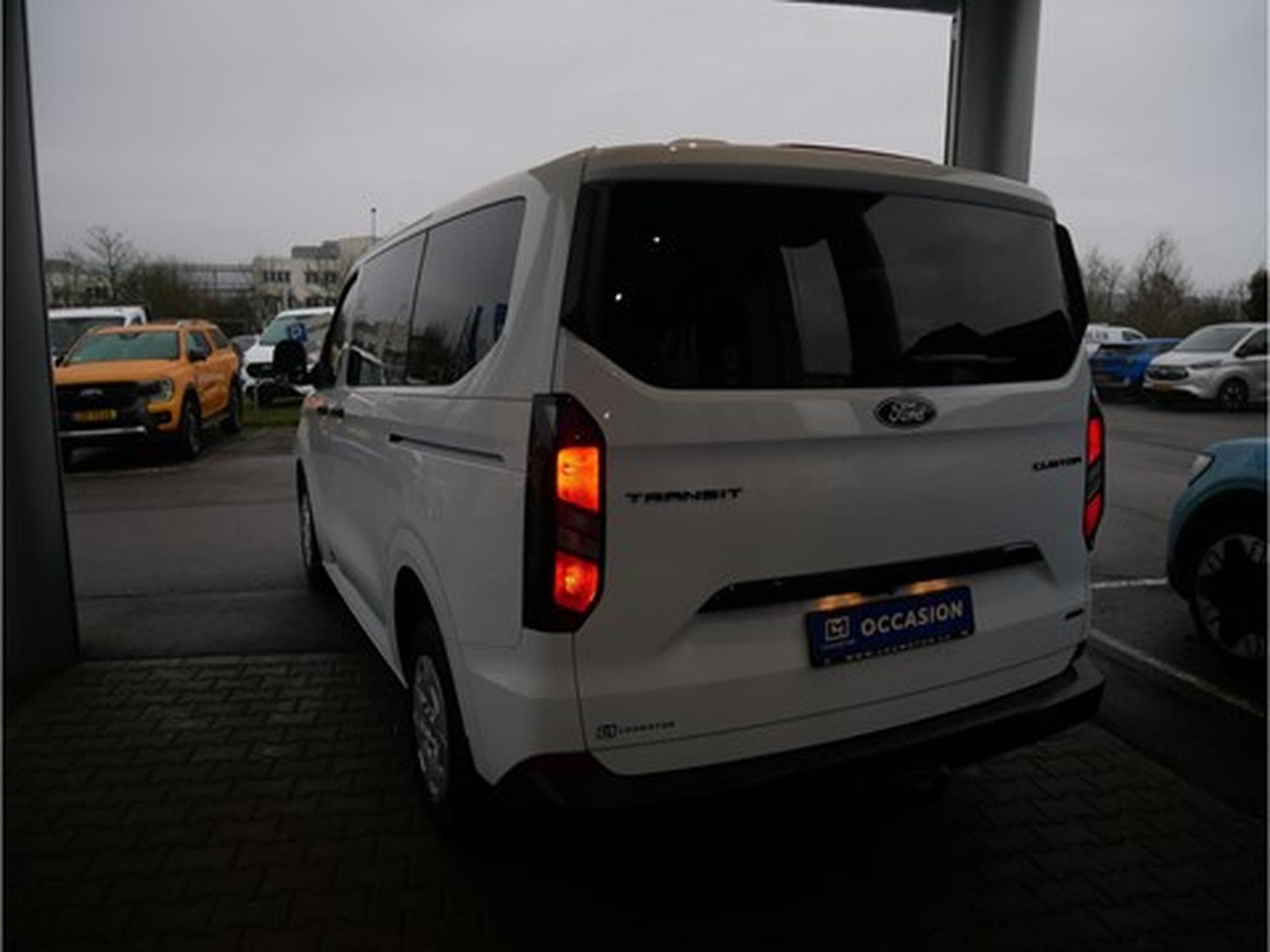 Ford Transit KOMBI 320L TREND 2.0TDCI A8 4WD LWB 170ch (L2/H1) (1970) - Foto 3