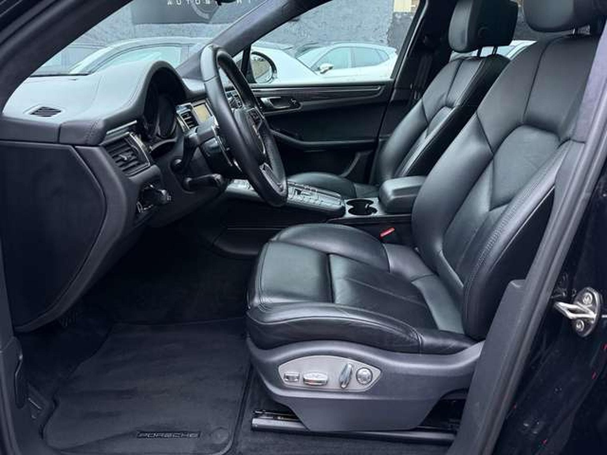 Porsche Macan 3.0 V6 400 TURBO (2014) - Foto 13