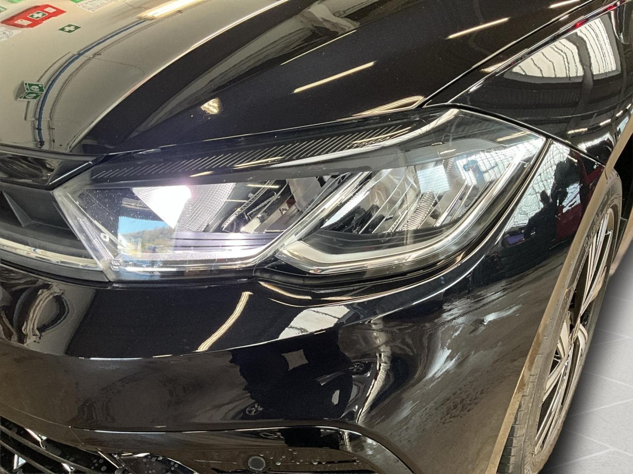 VW Polo R-Line+DSG+P.Style+P.Lumiere (2022) - Foto 17