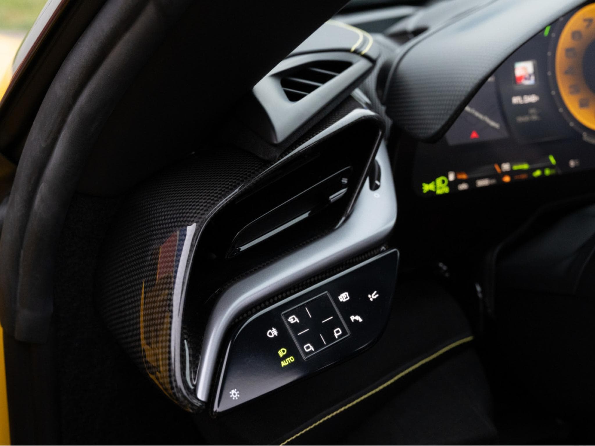 Ferrari SF90 CARBONE | LIFT | CAMERA 360 | JBL | TVA (2023) - Photo 21