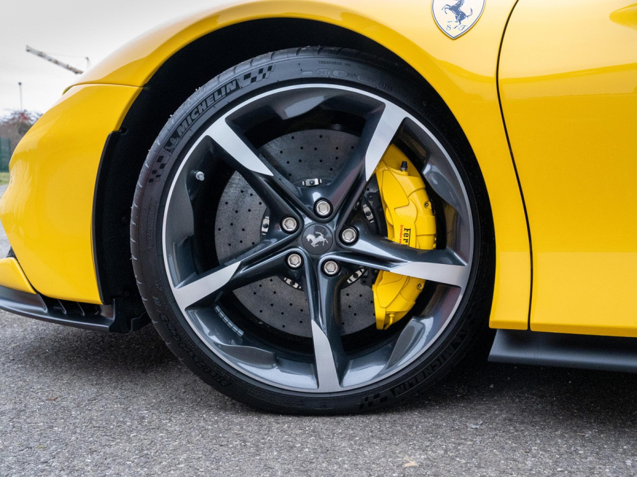 Ferrari SF90 CARBONE | LIFT | CAMERA 360 | JBL | TVA (2023) - Photo 9