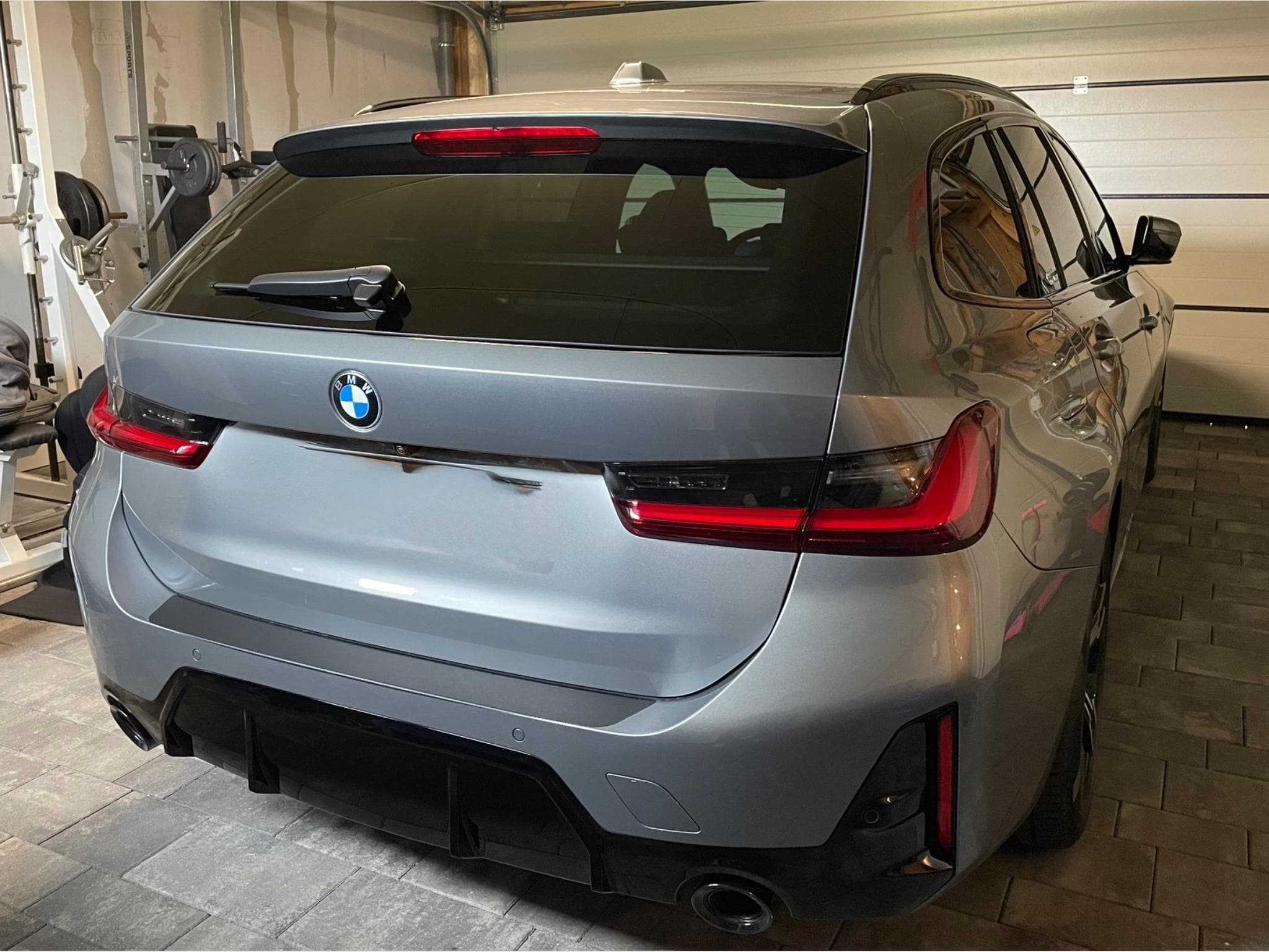 BMW 320 Sport M (2023) - Foto 3
