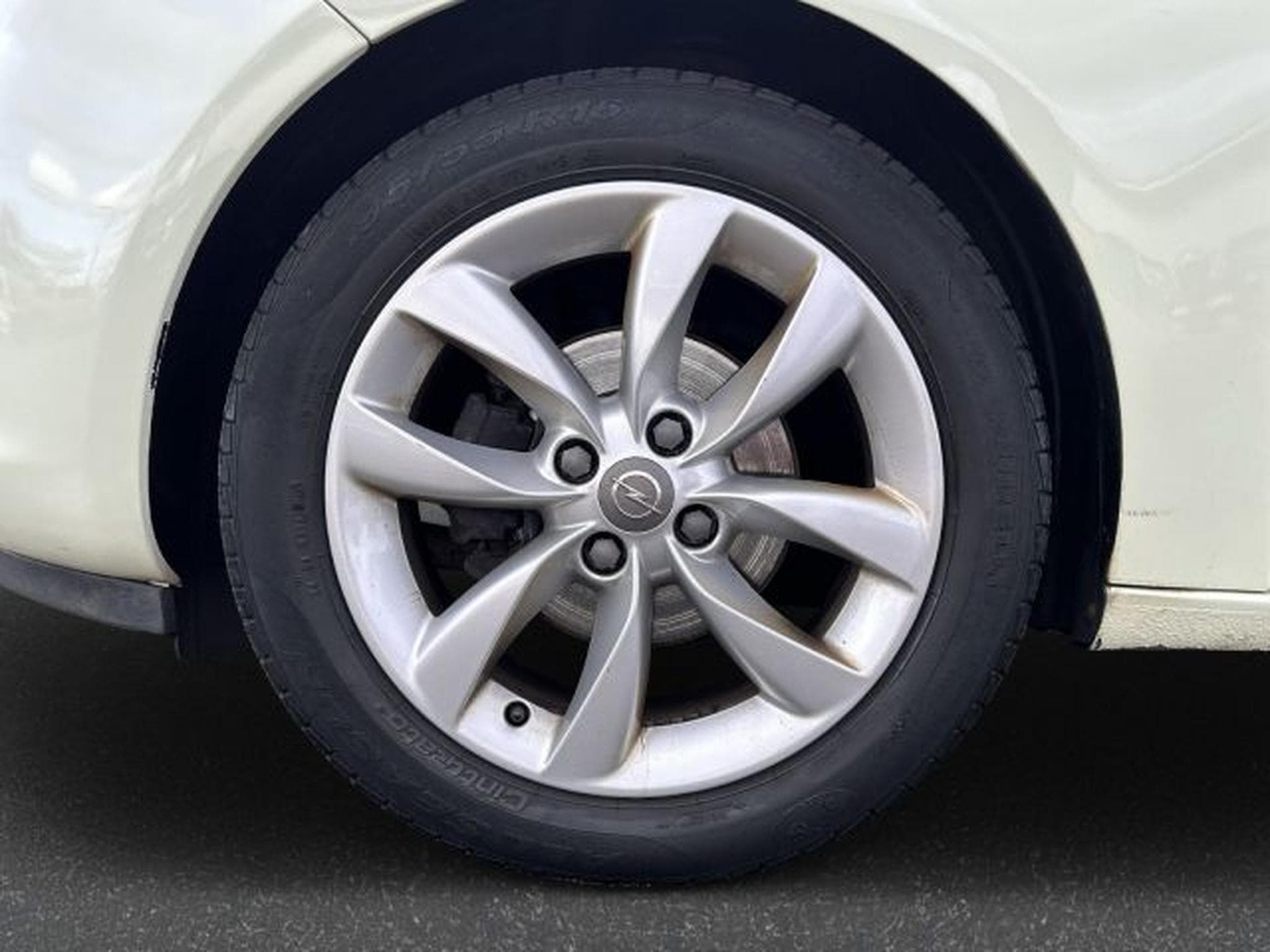 Opel Adam Adam 1.2 Jam KLIMA SHZ PDC Tempomat BLUETOOTH (2013) - Photo 9