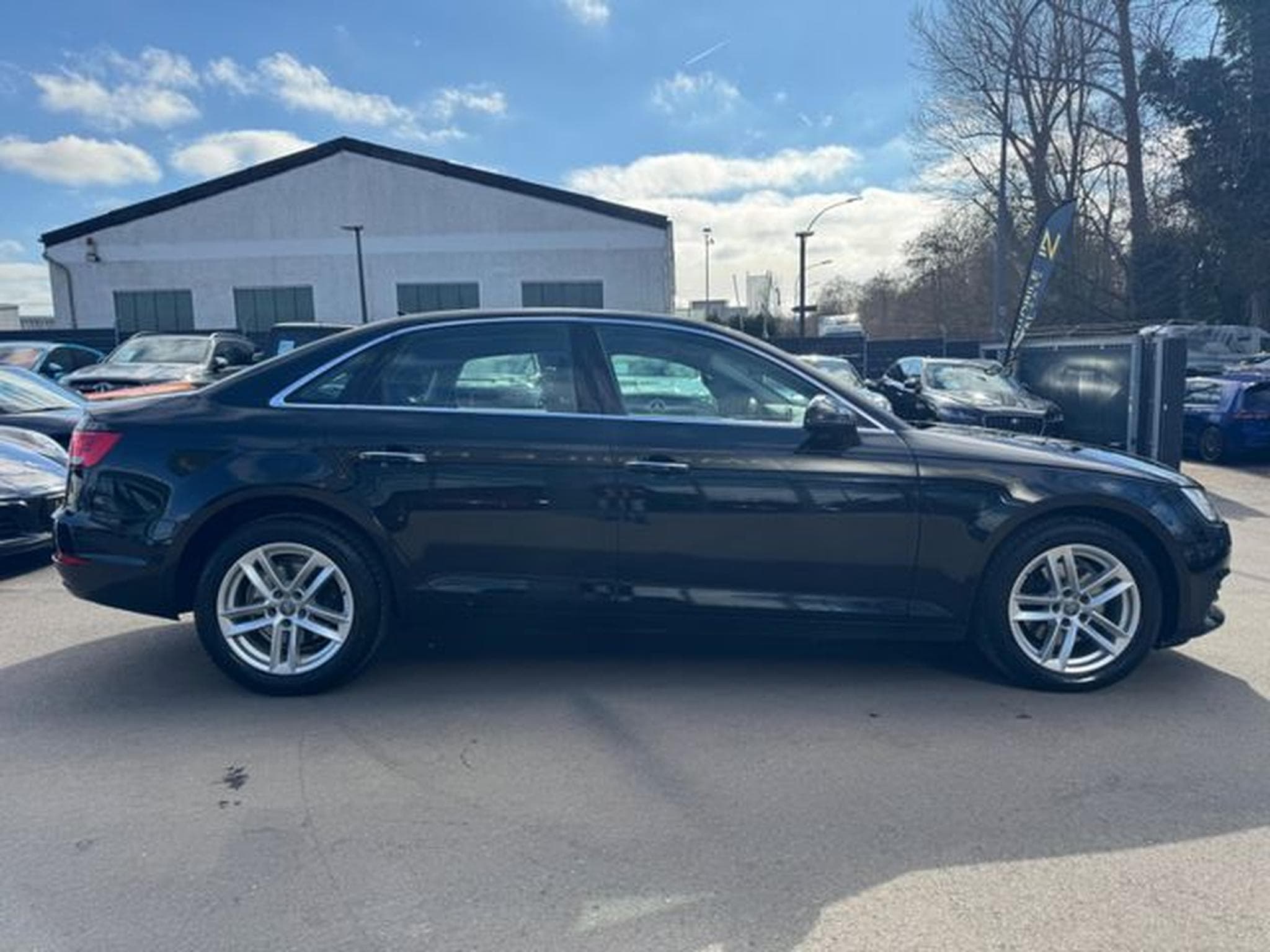 Audi A4 A4 LIM. DESIGN 2.0 TDI*NAVI*PDC*XENON*EURO6* (2016) - Photo 13