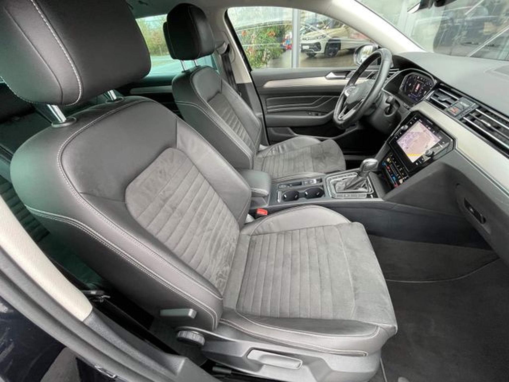 VW Passat Passat 2,0TDi Variant R-Line 4x4 Standhz AHK (2022) - Foto 15