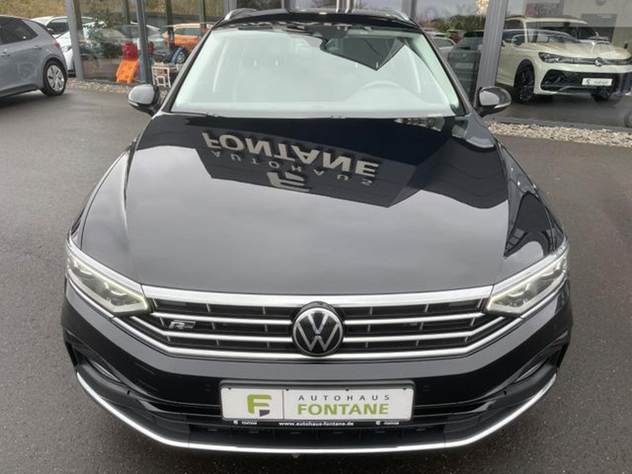 VW Passat Passat 2,0TDi Variant R-Line 4x4 Standhz AHK (2022) - Foto 2