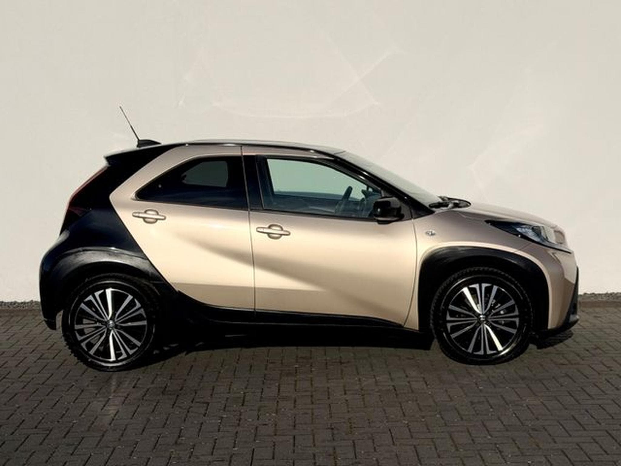 Toyota Aygo Aygo X 1.0 /ACC/CAM/KLIMA/GARANTIE/ (2022) - Foto 4