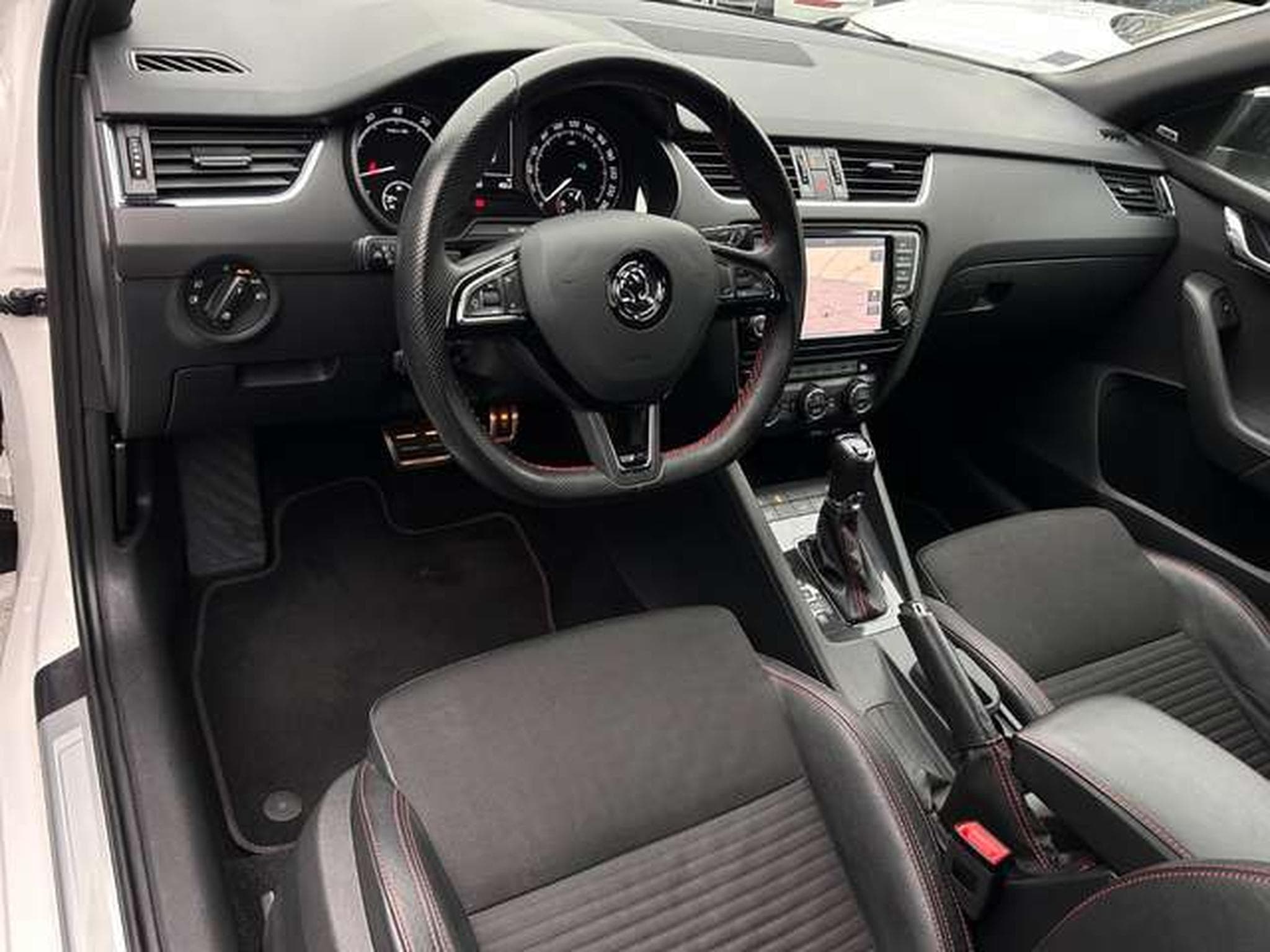 Skoda Octavia 2.0 TSI 220 RS (2014) - Photo 12