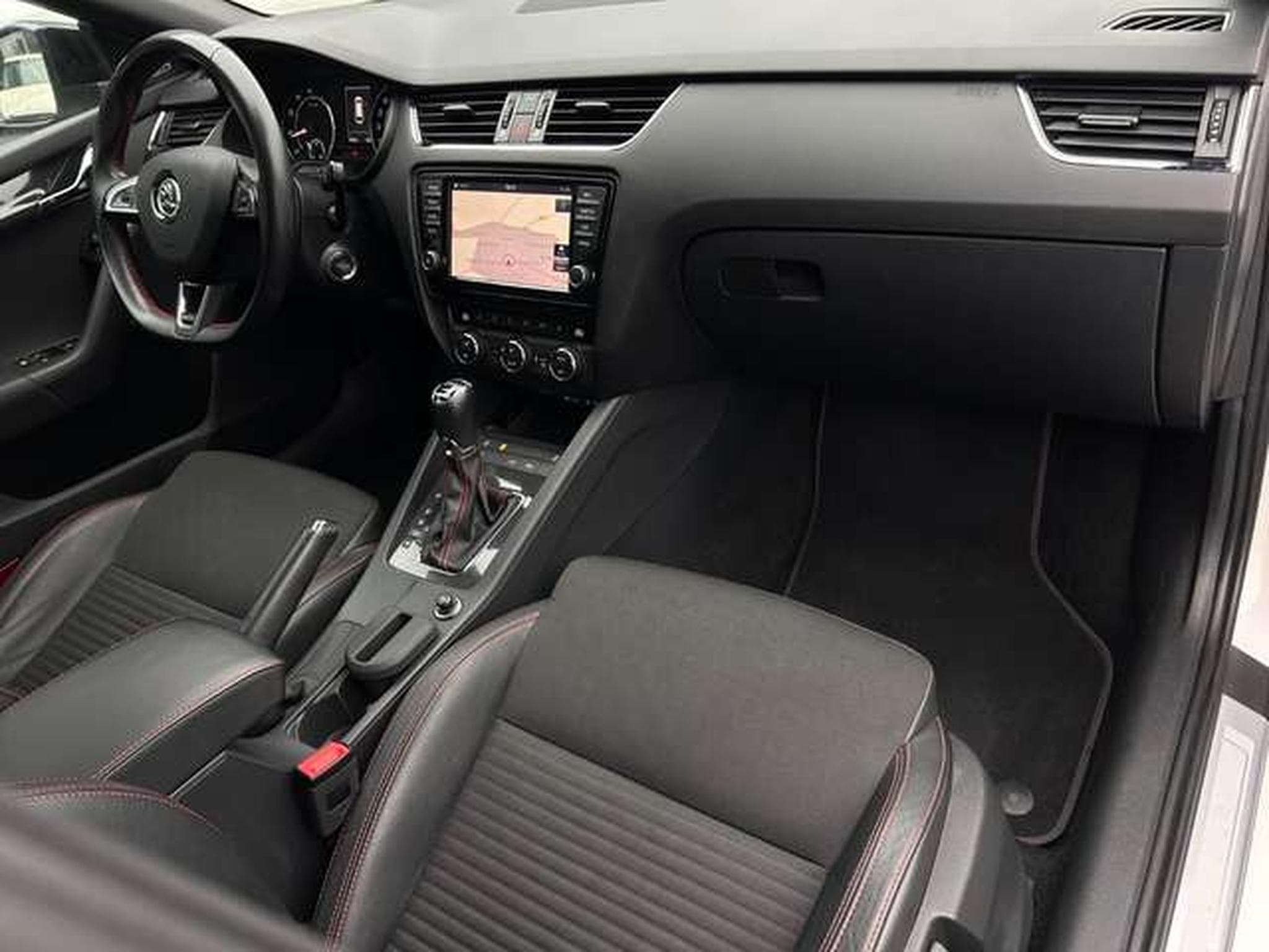 Skoda Octavia 2.0 TSI 220 RS (2014) - Photo 15
