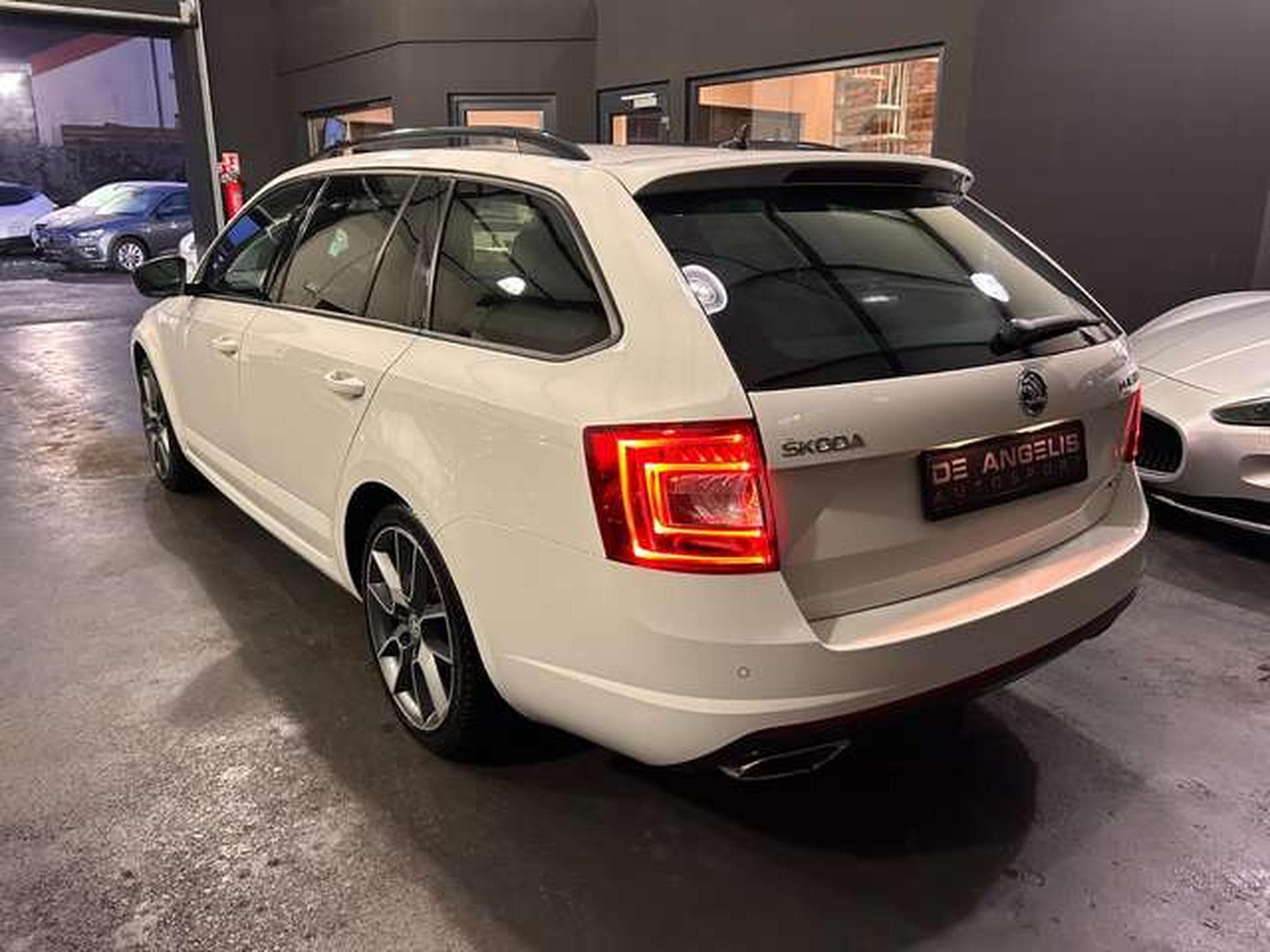 Skoda Octavia 2.0 TSI 220 RS (2014) - Photo 6