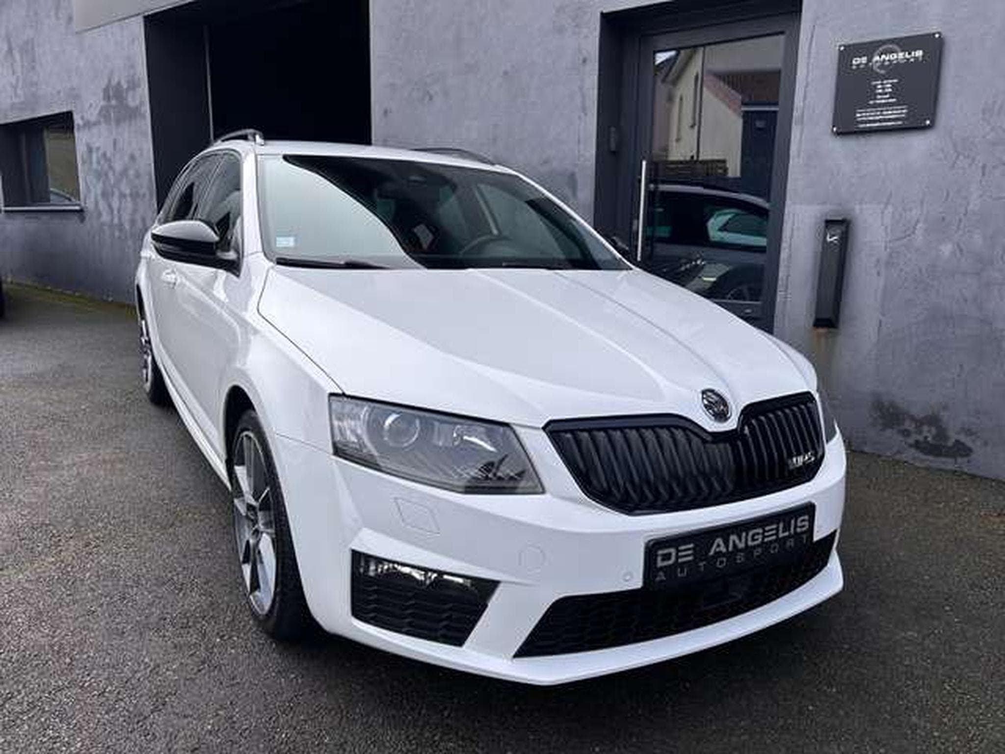 Skoda Octavia 2.0 TSI 220 RS (2014) - Photo 9