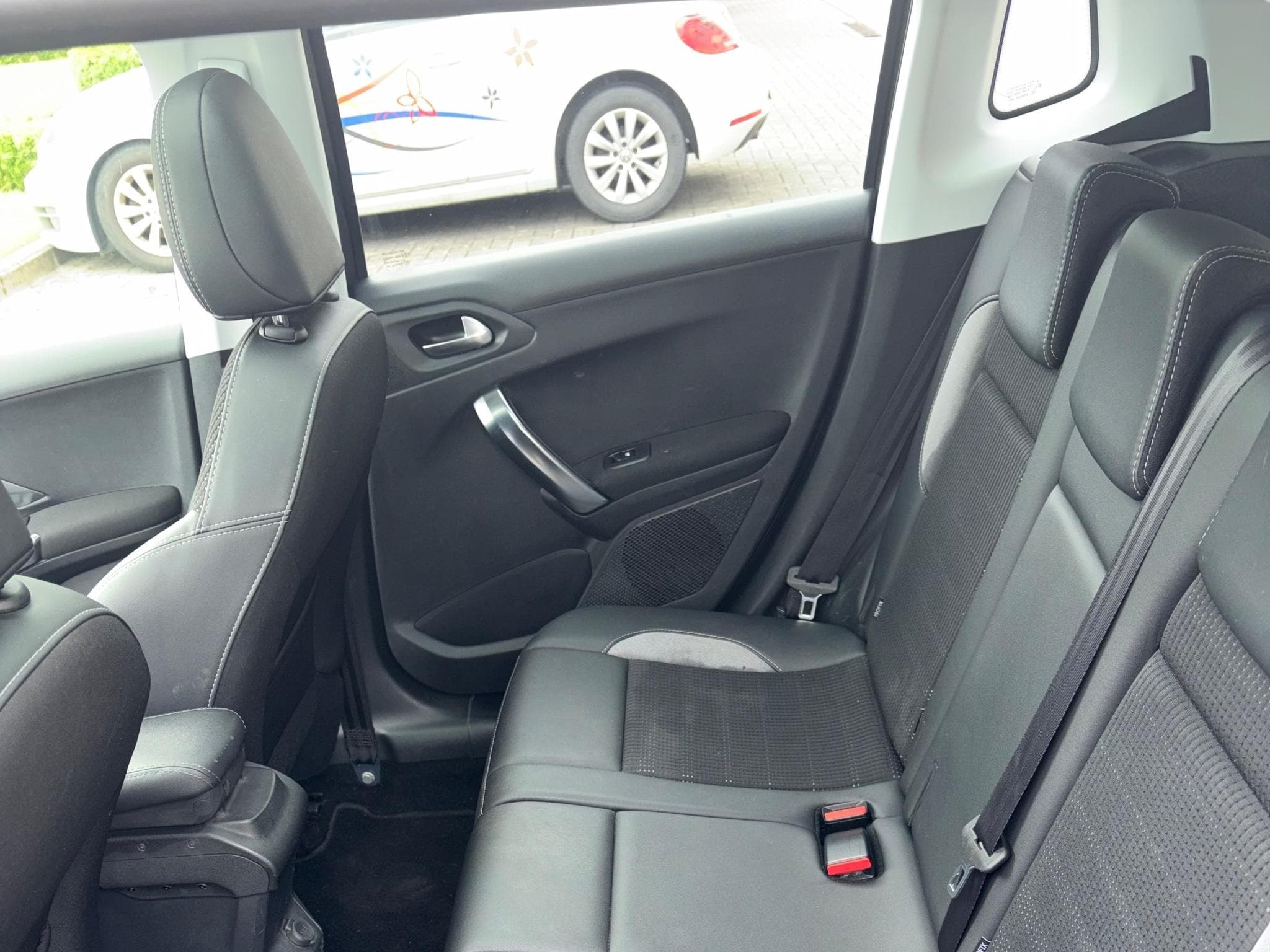 Peugeot 2008 (2019) - Photo 10