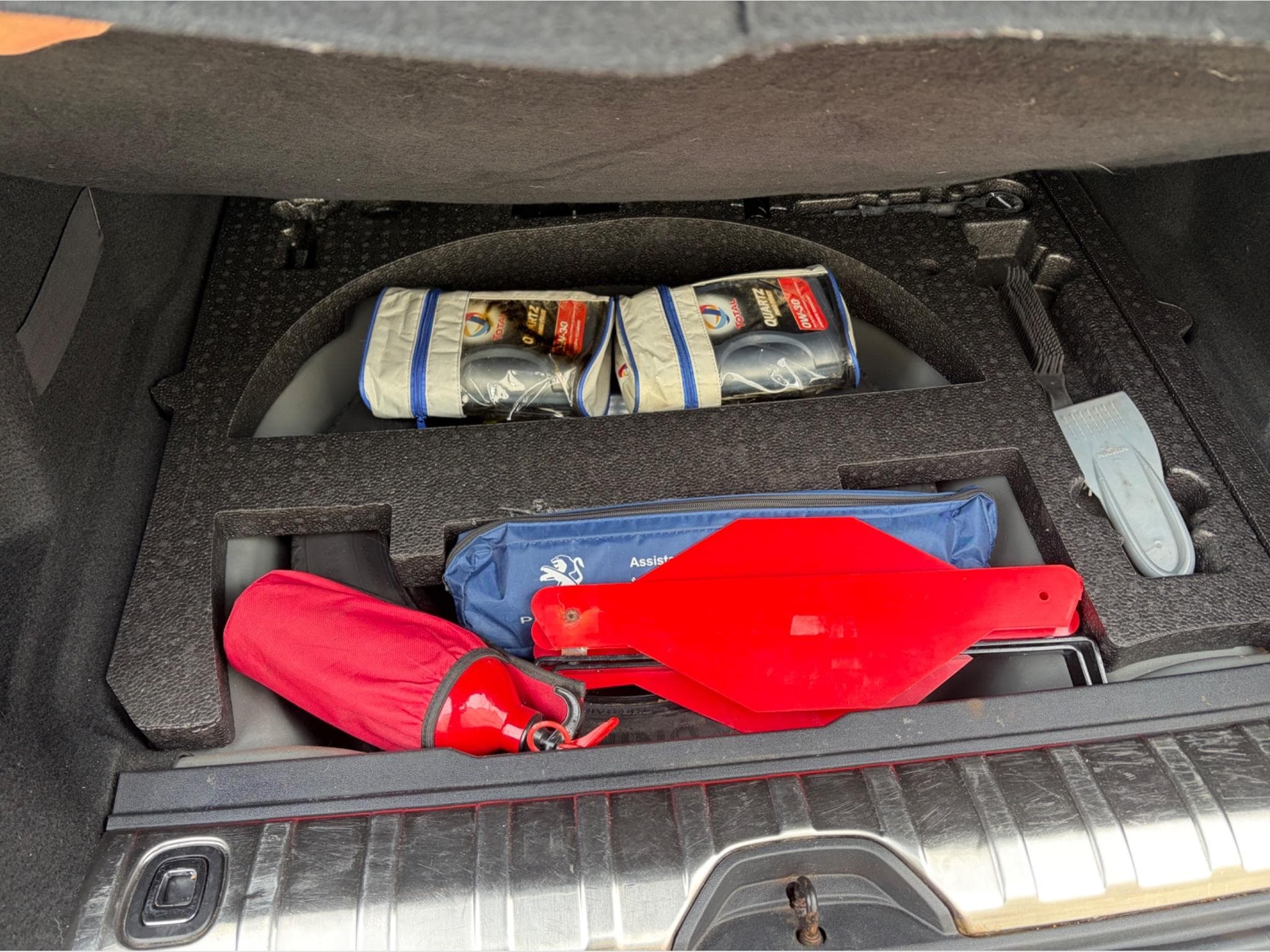 Peugeot 2008 (2019) - Photo 12